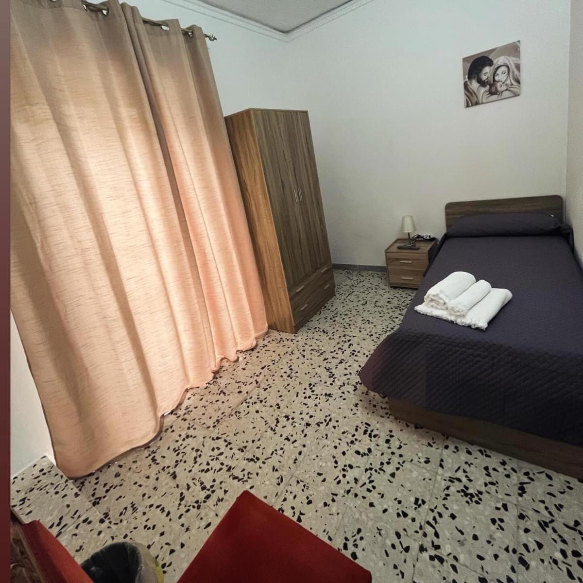 Single Room photo 3