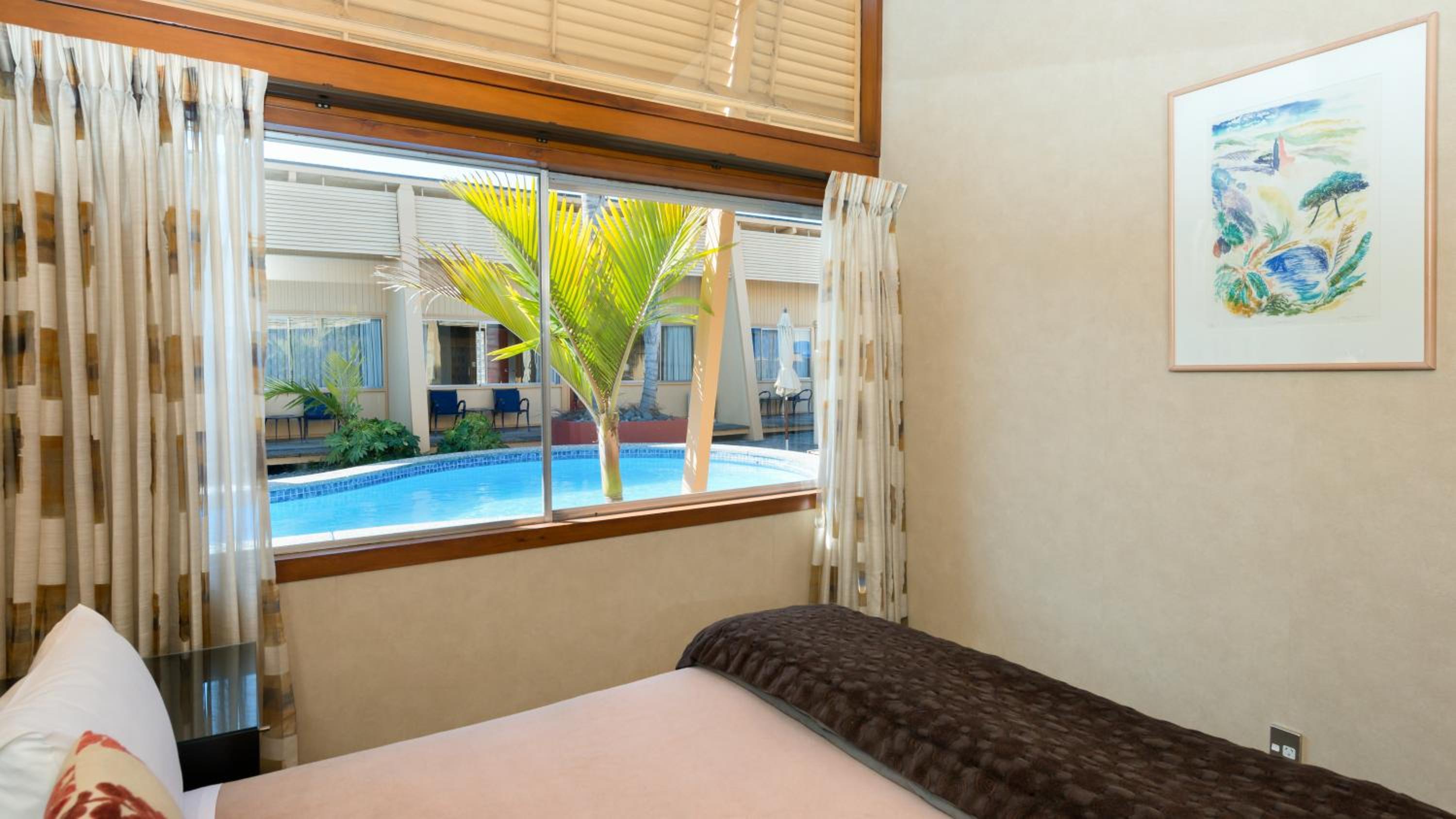Two-Bedroom Apartment with Courtyard View - Photo 3
