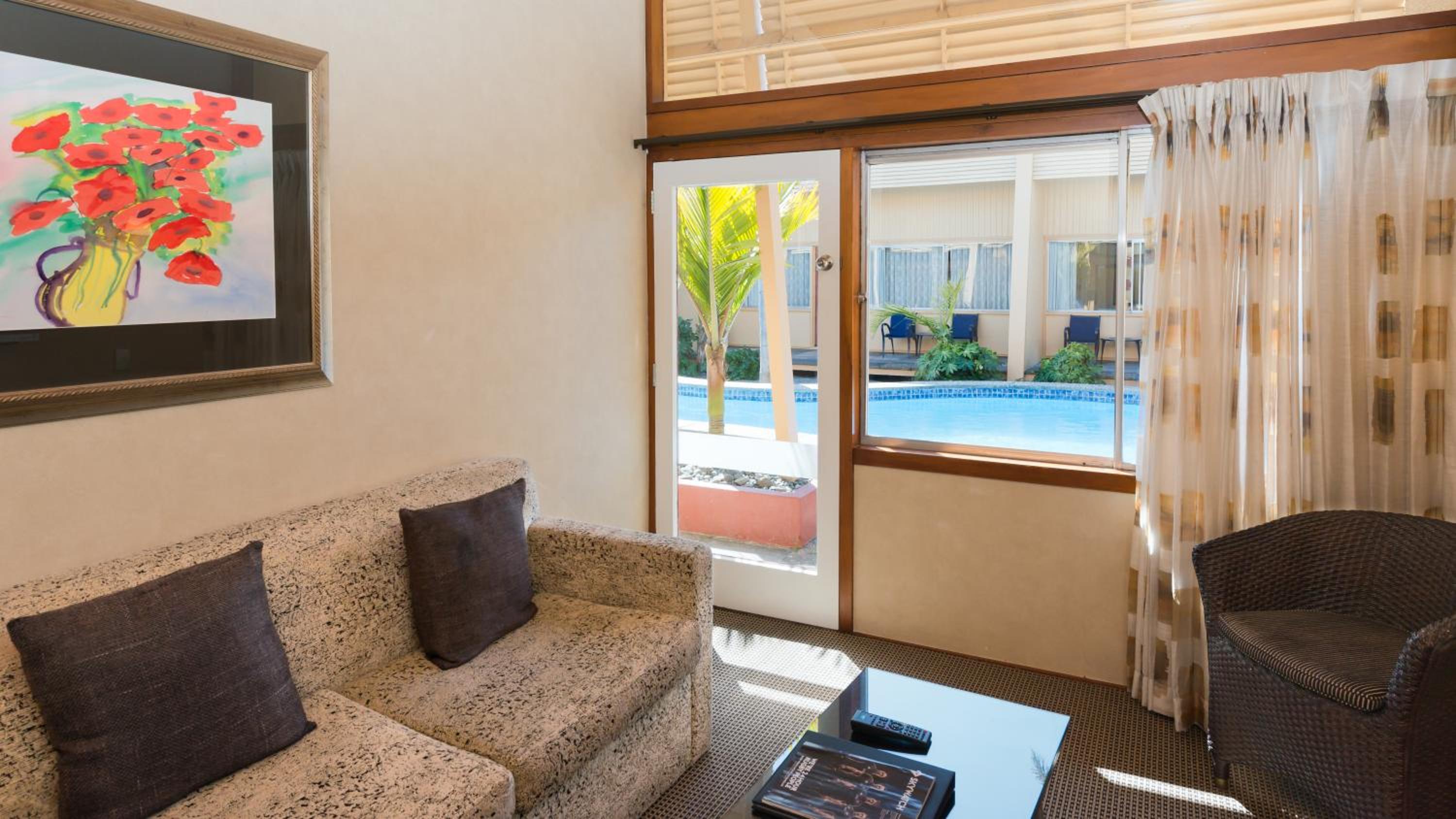 Two-Bedroom Apartment with Courtyard View - Photo 2