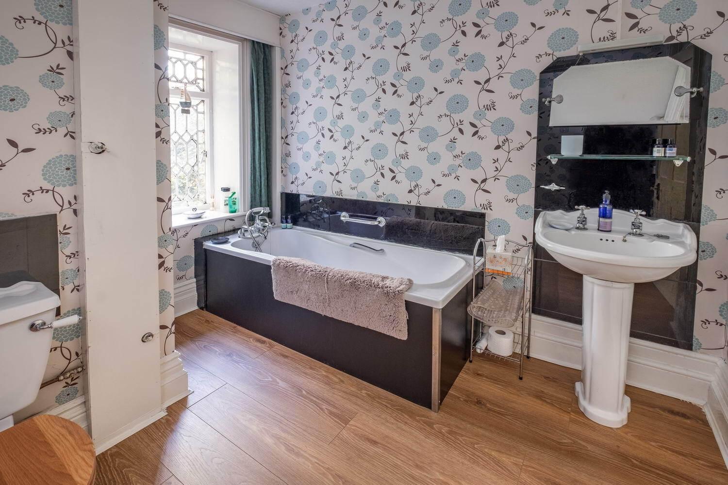 Double Room with Private Bathroom photo 3