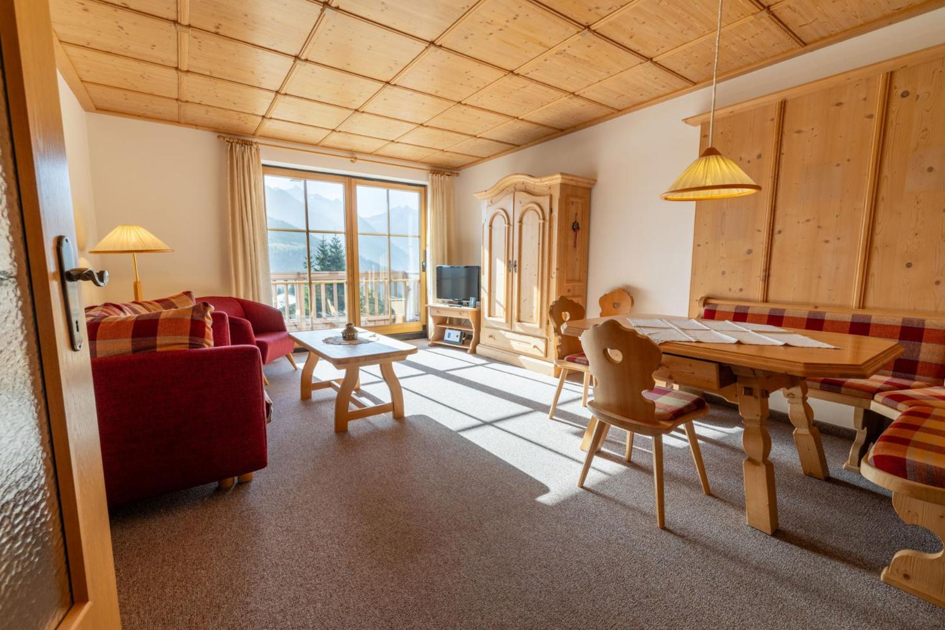 Apartment with Mountain View photo 3