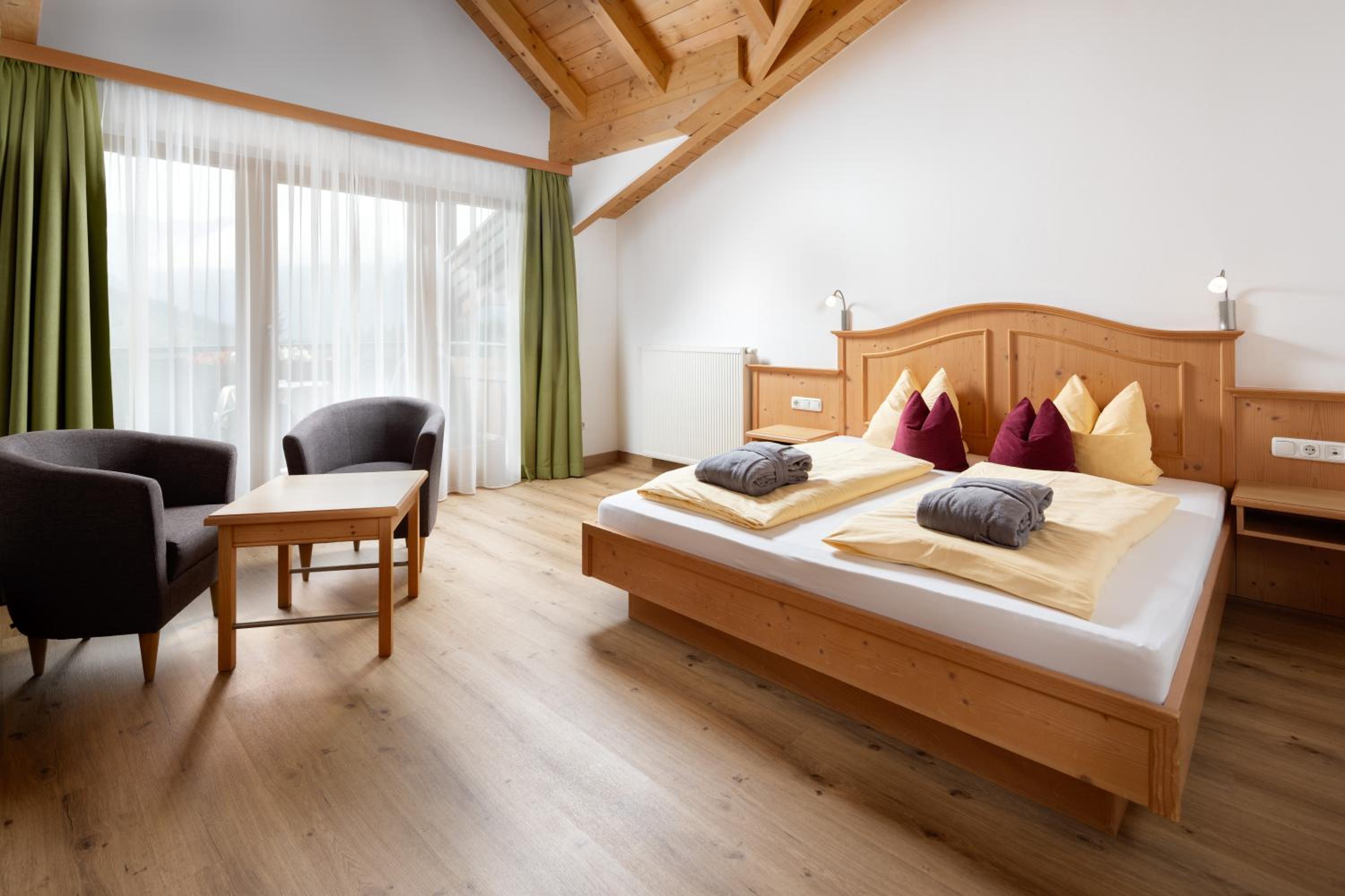 Deluxe Double Room with Balcony photo 1