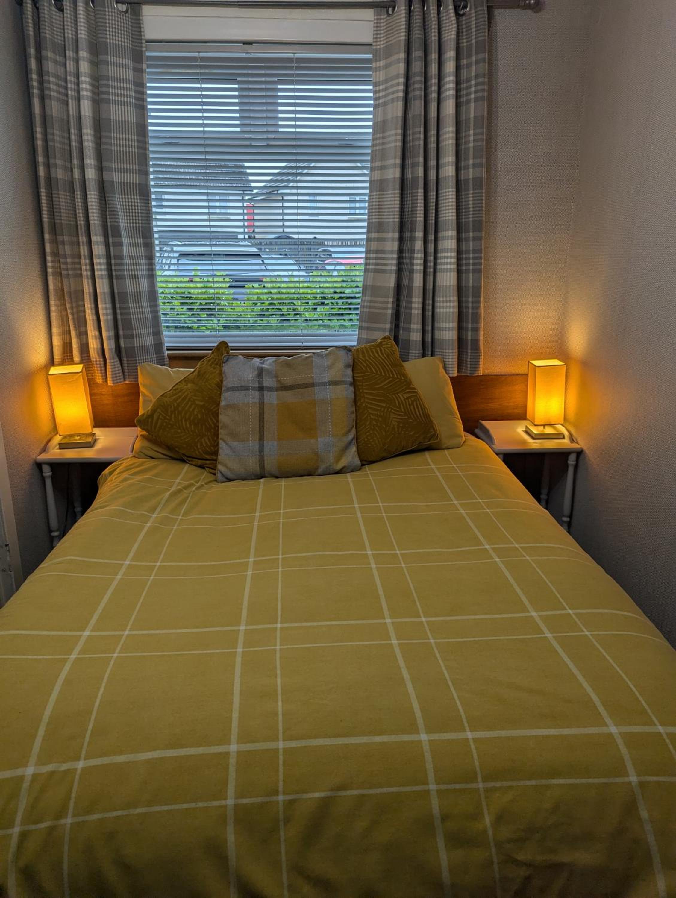 Family Room (2 Adults + 1 Child) - Photo 5