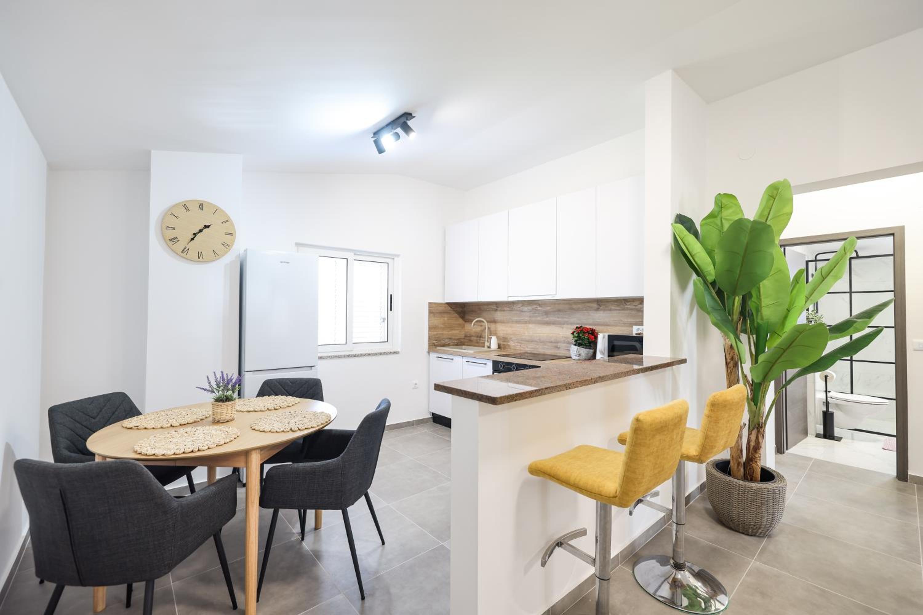 Two-Bedroom Deluxe Apartment with Balcony photo 2