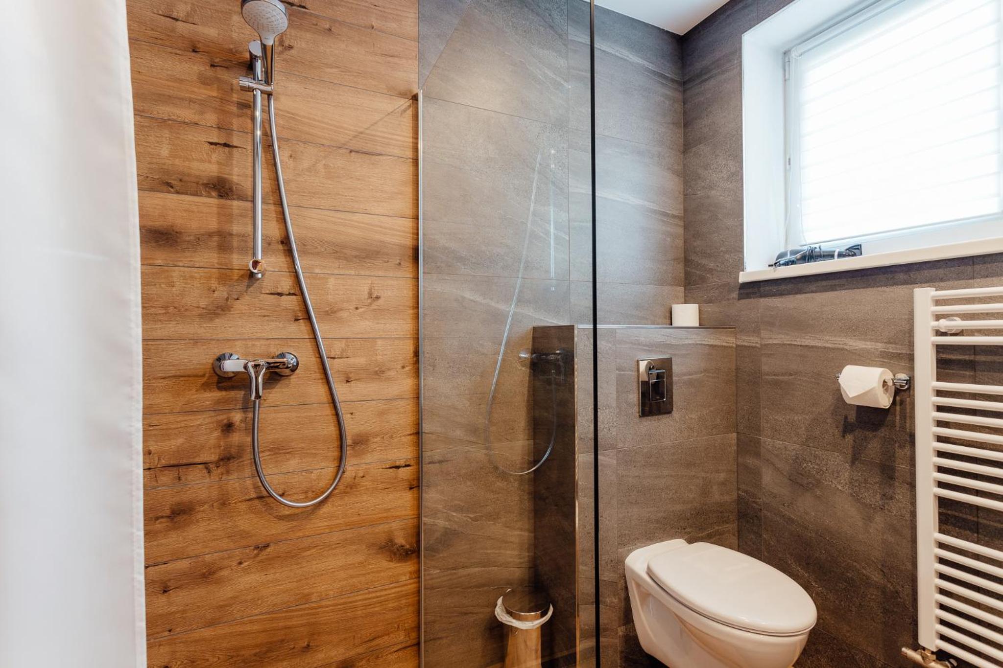 Studio Apartment with Balcony - Photo 7