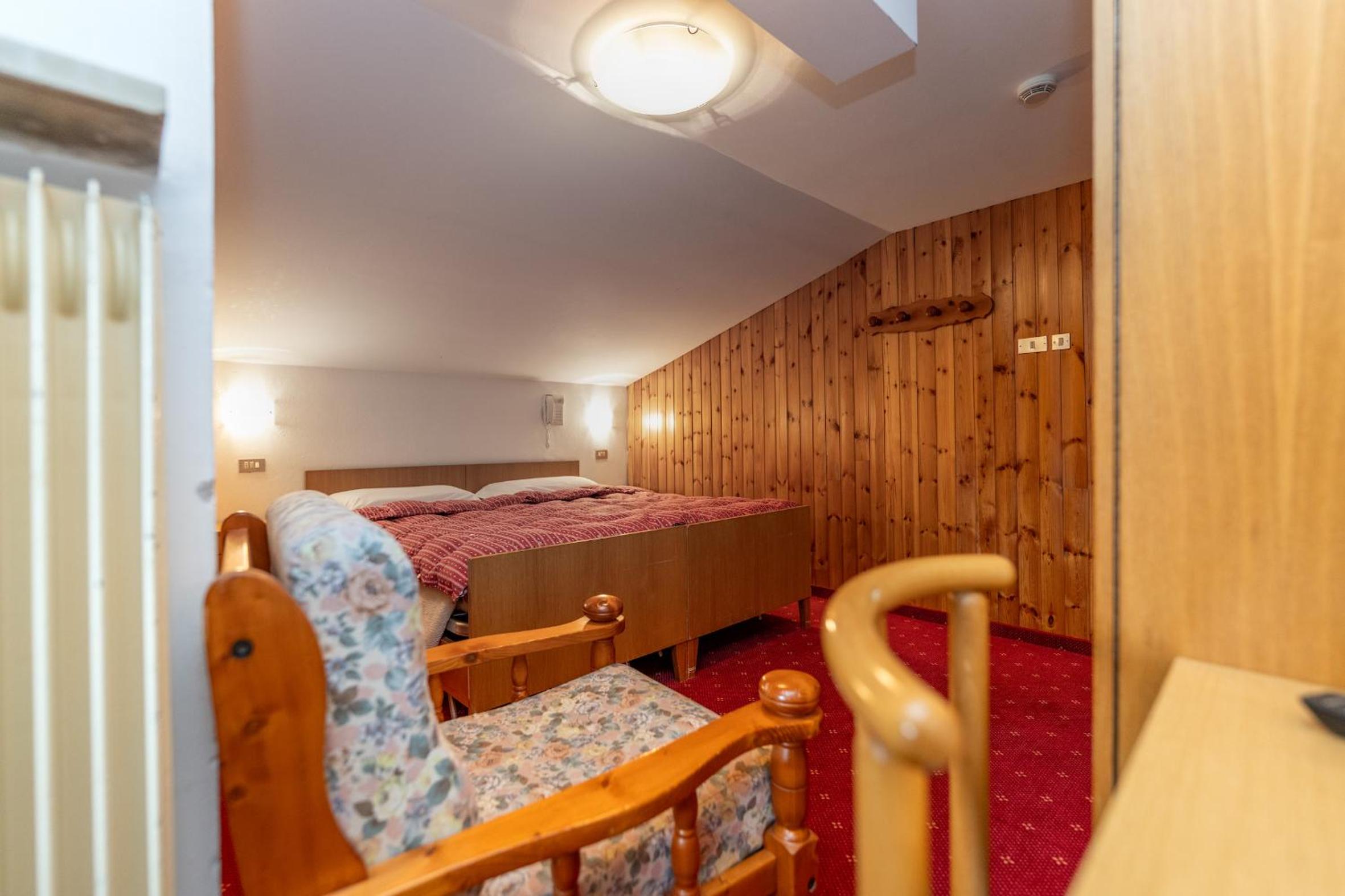 Economy Double Room photo 3