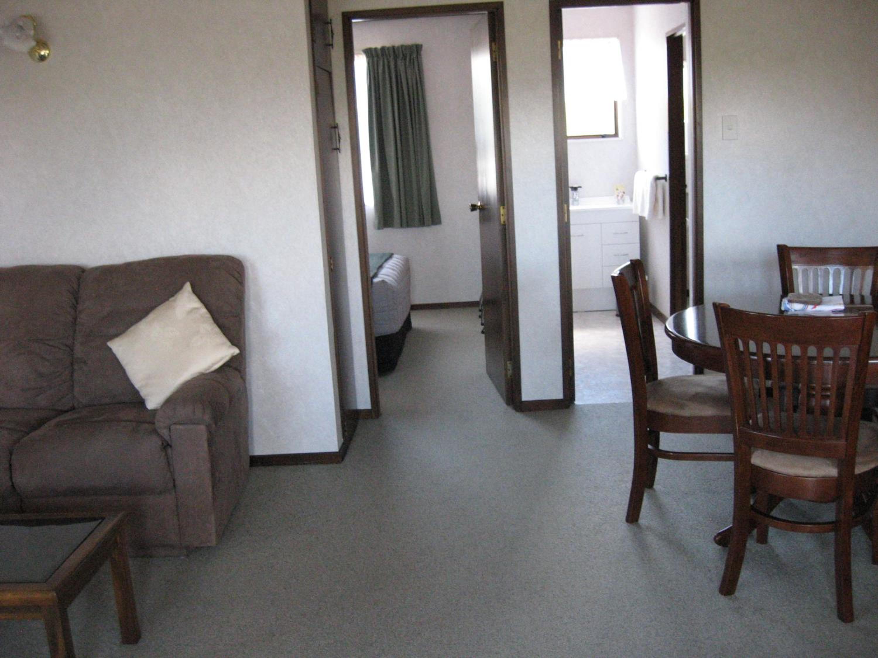 One-Bedroom Apartment photo 3