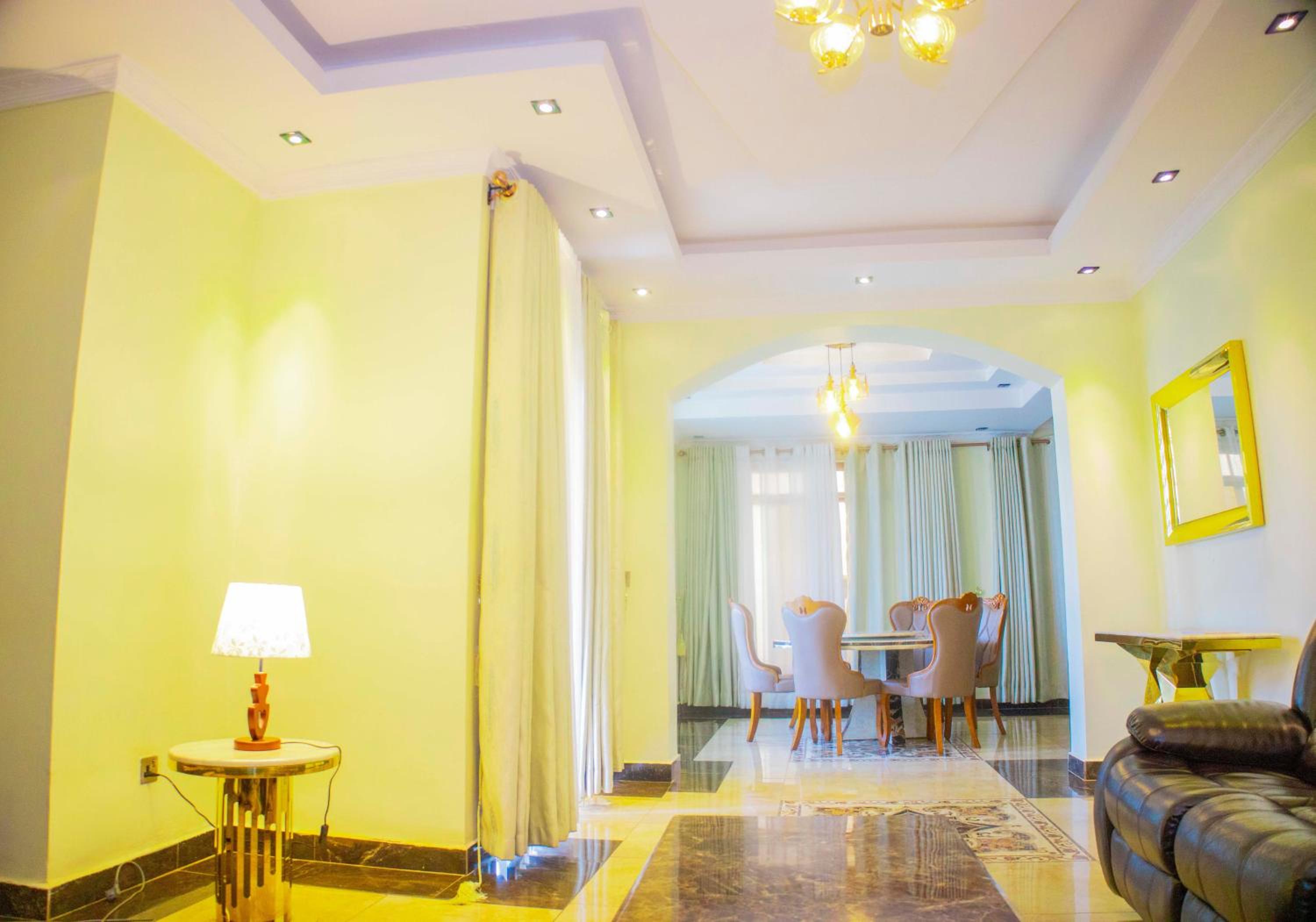 Deluxe Double Room (2 Adults + 1 Child)