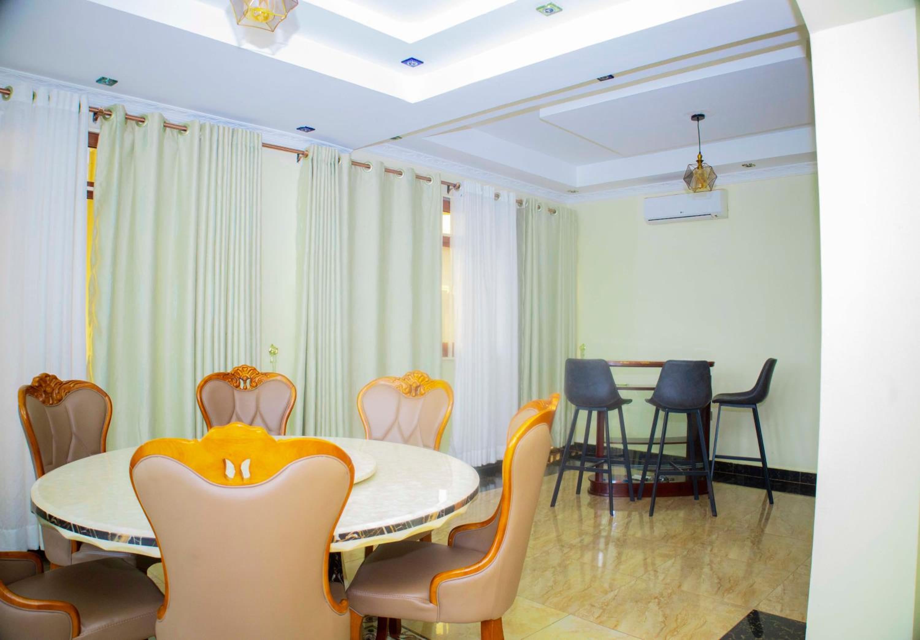 Deluxe Double Room (2 Adults + 1 Child) photo 3