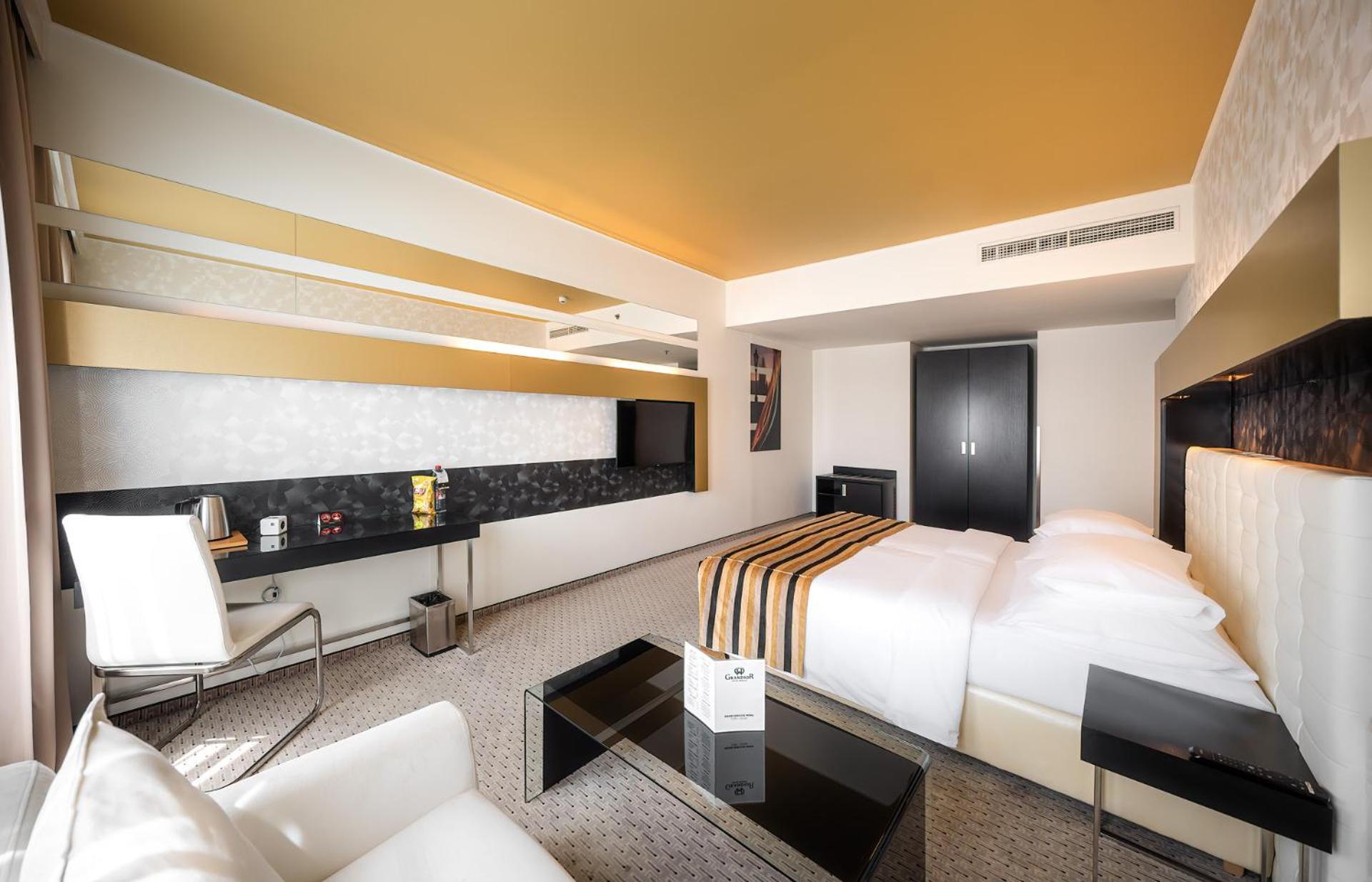 Classic Double or Twin Room - Photo 21