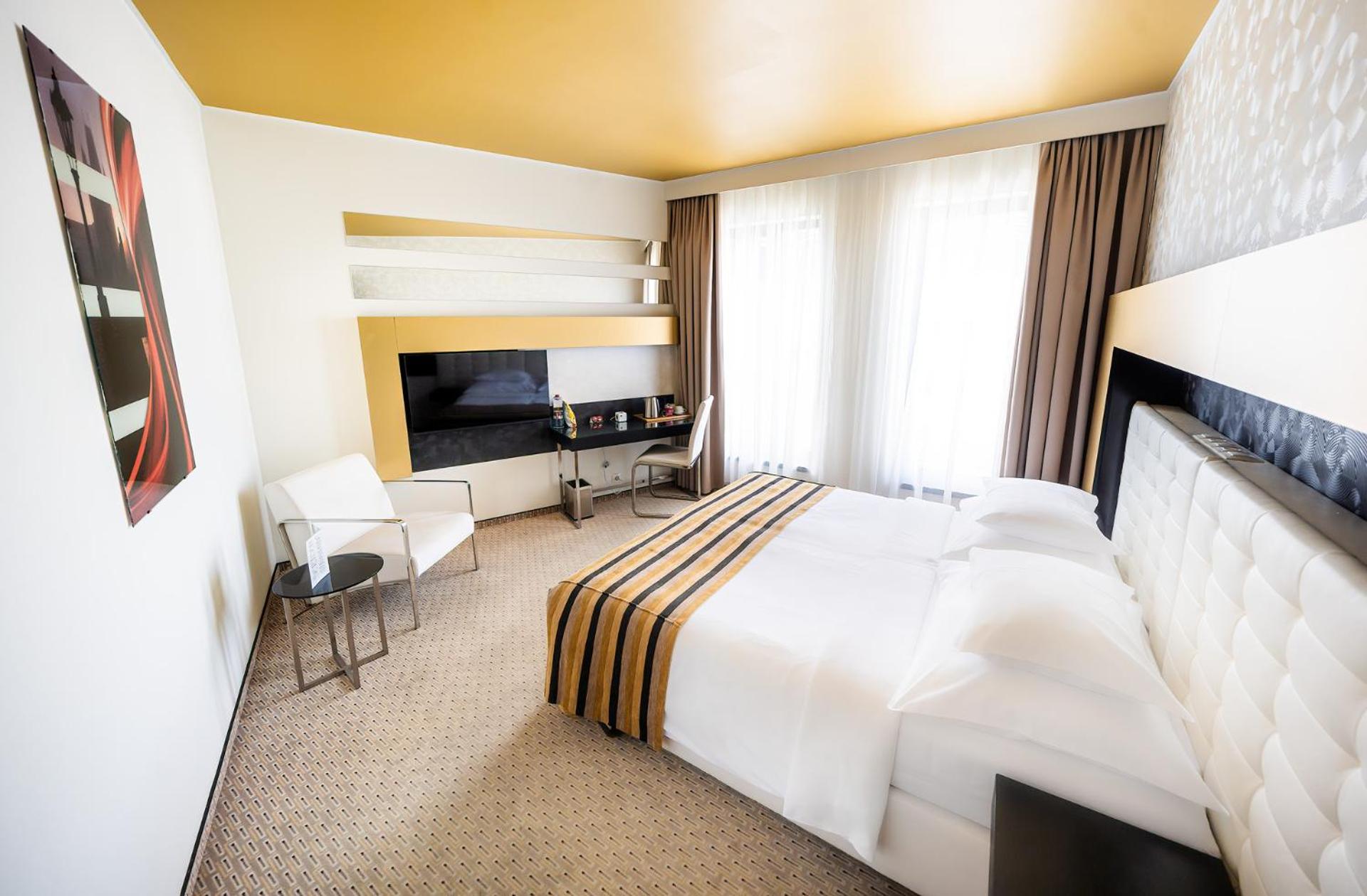 Classic Double or Twin Room - Photo 22