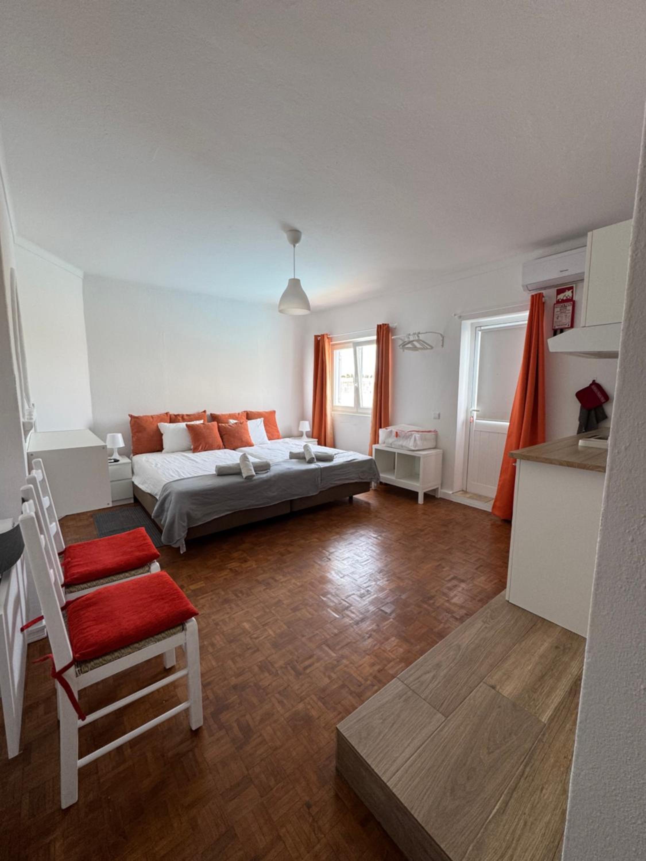 Double Room with Pool View photo 3