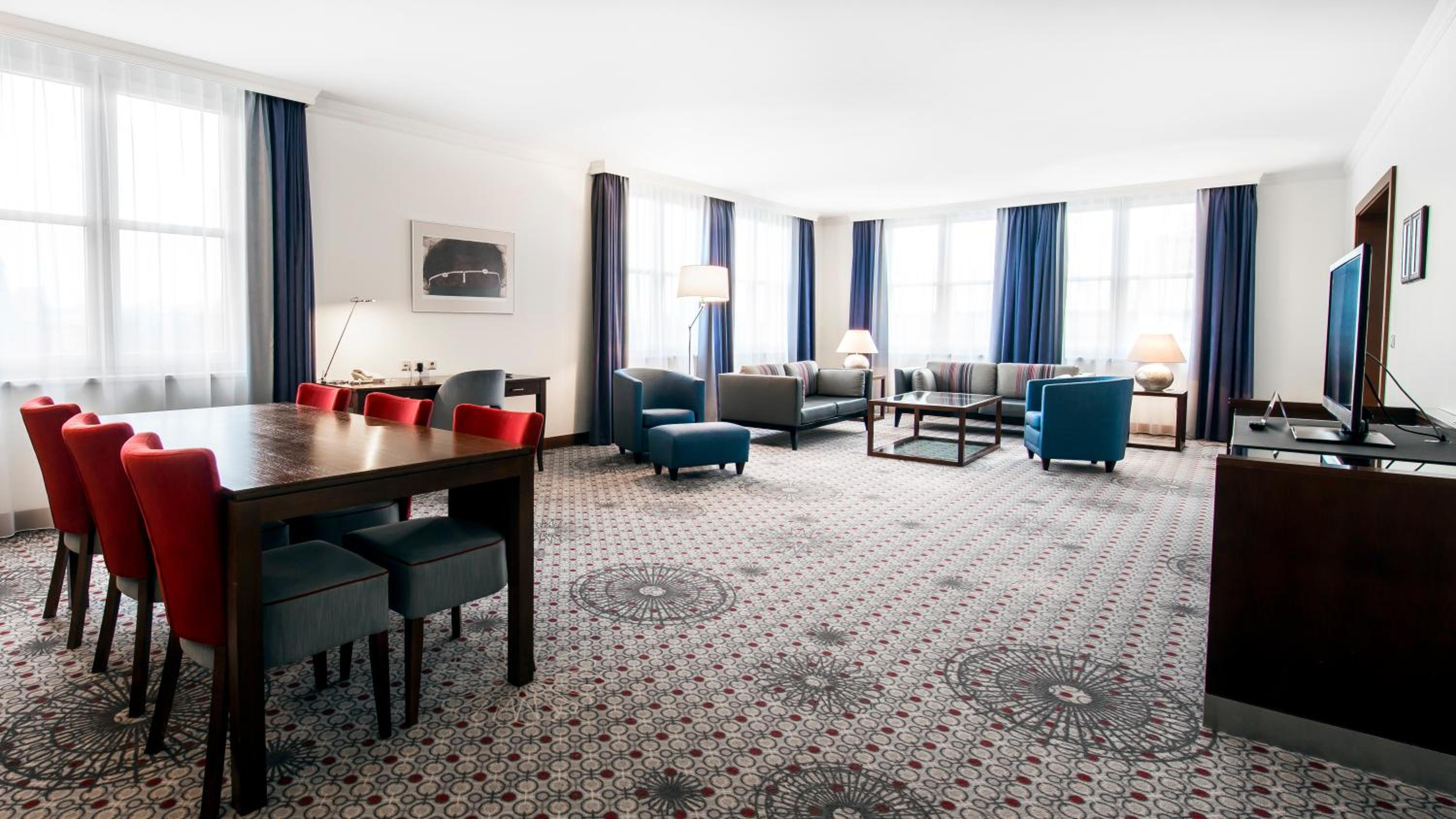 Executive Suite with Park View  - Photo 4