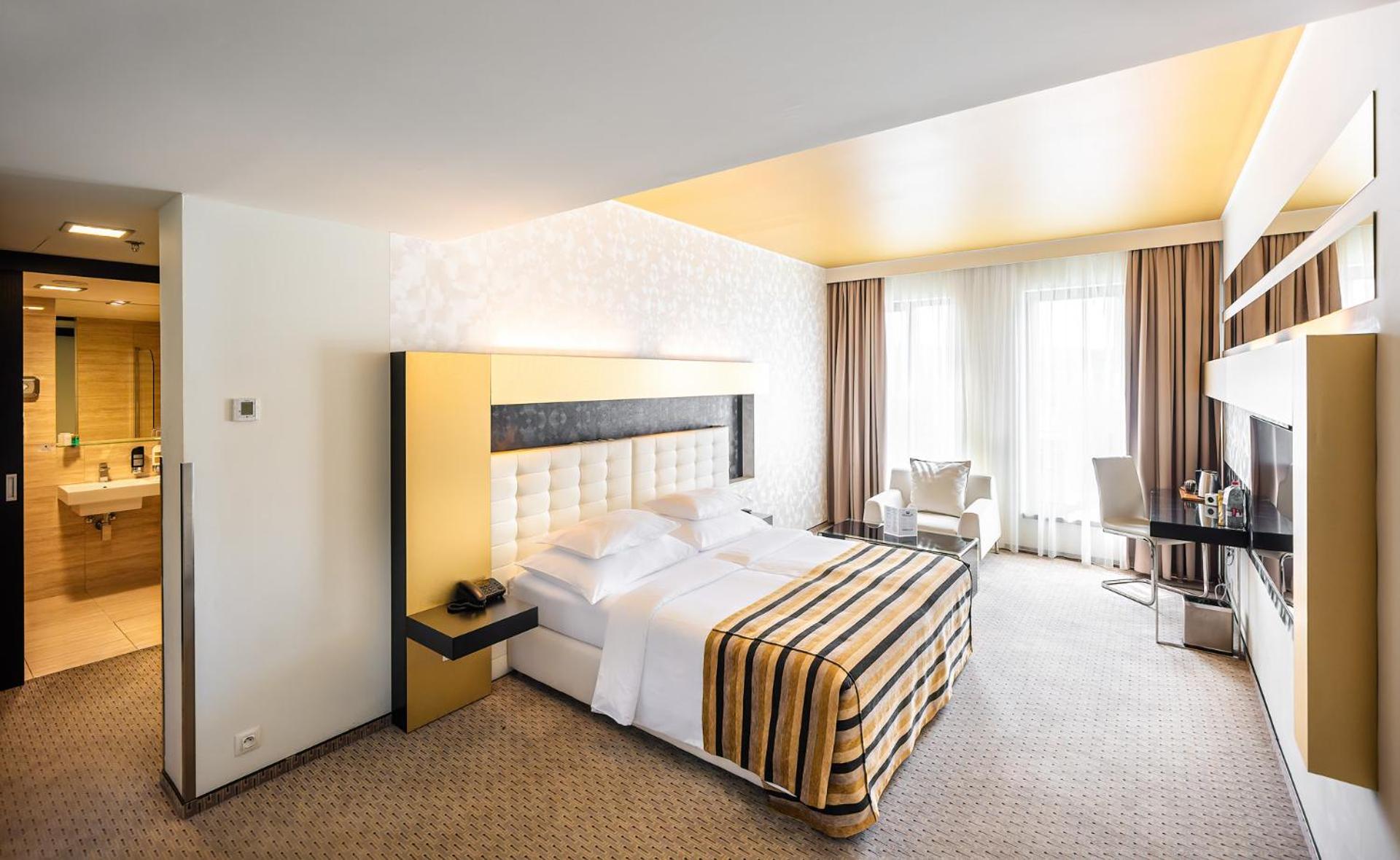 Deluxe Double Room - Photo 1