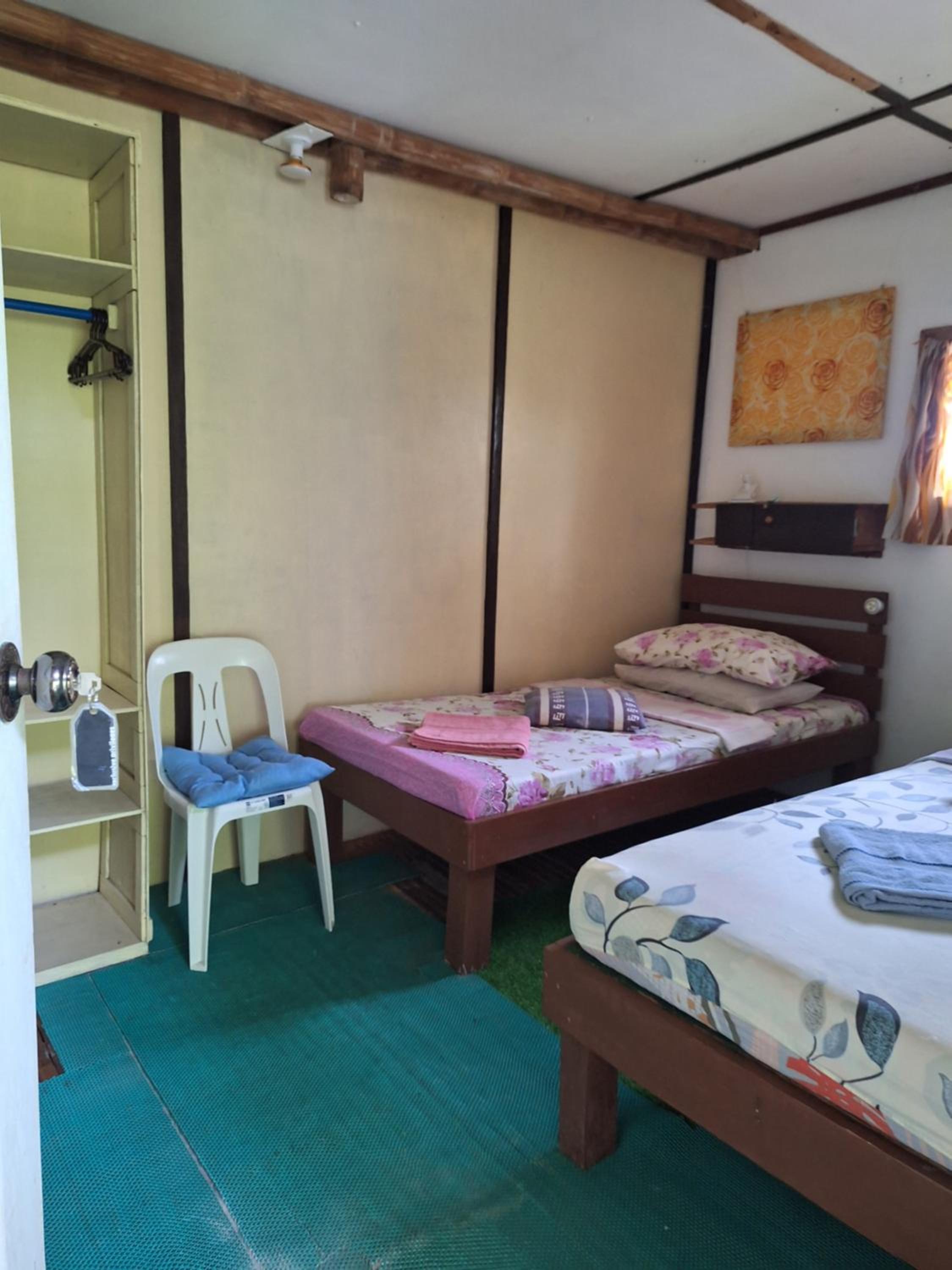 Mixed Dormitory Room photo 2