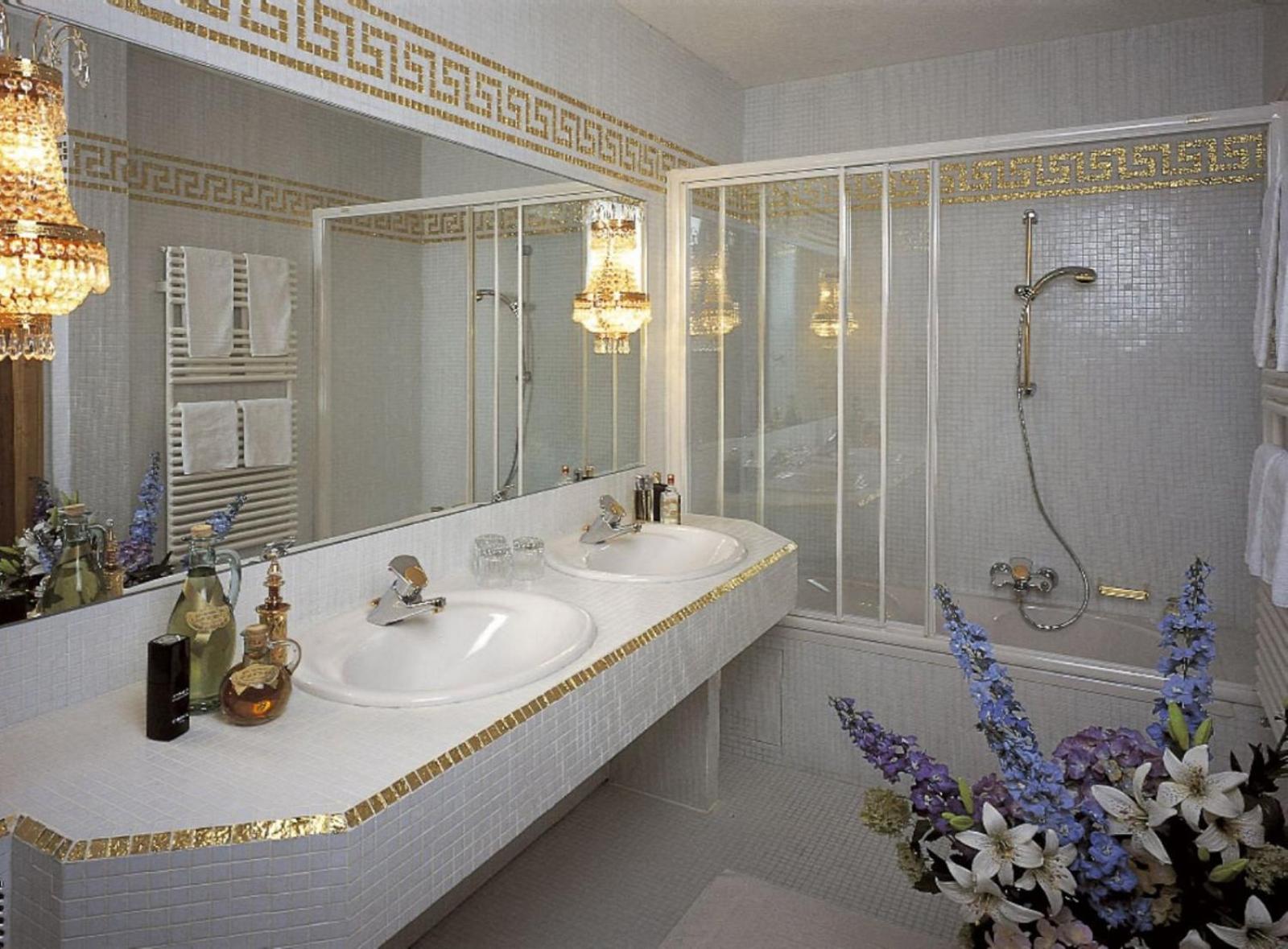Executive Suite - Photo 2