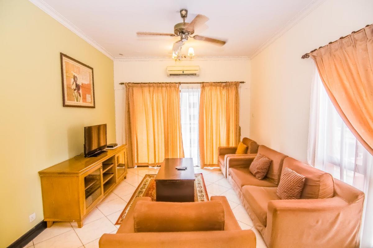 Three-Bedroom Apartment - Photo 8