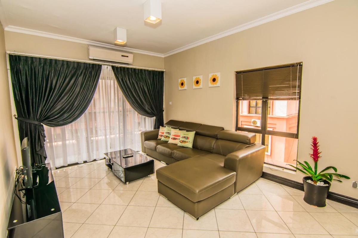 Three-Bedroom Apartment - Photo 3