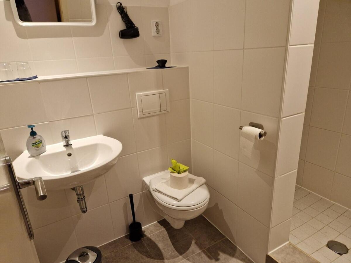 Basic Triple Room photo 3