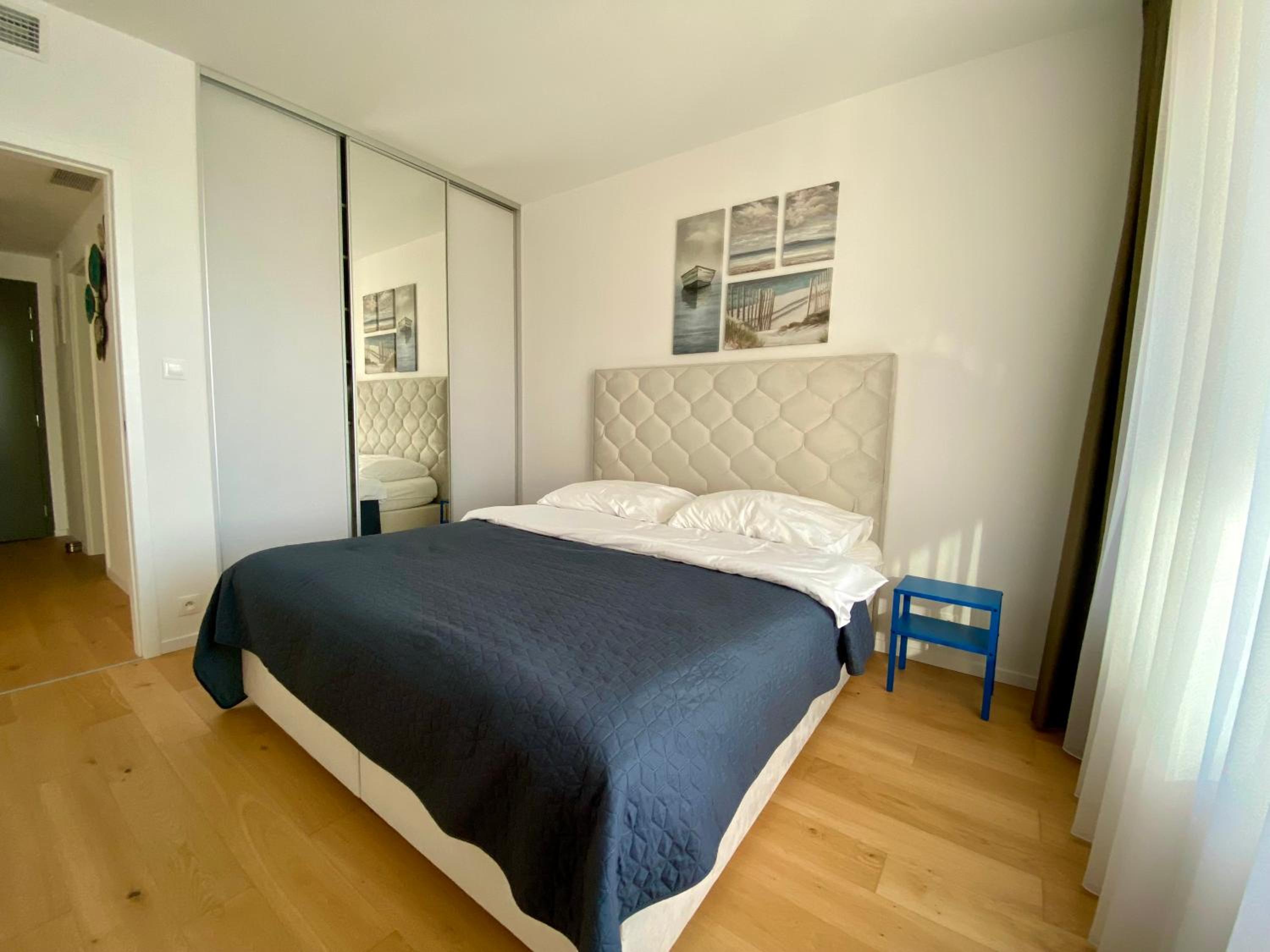 One-Bedroom Apartment with City View