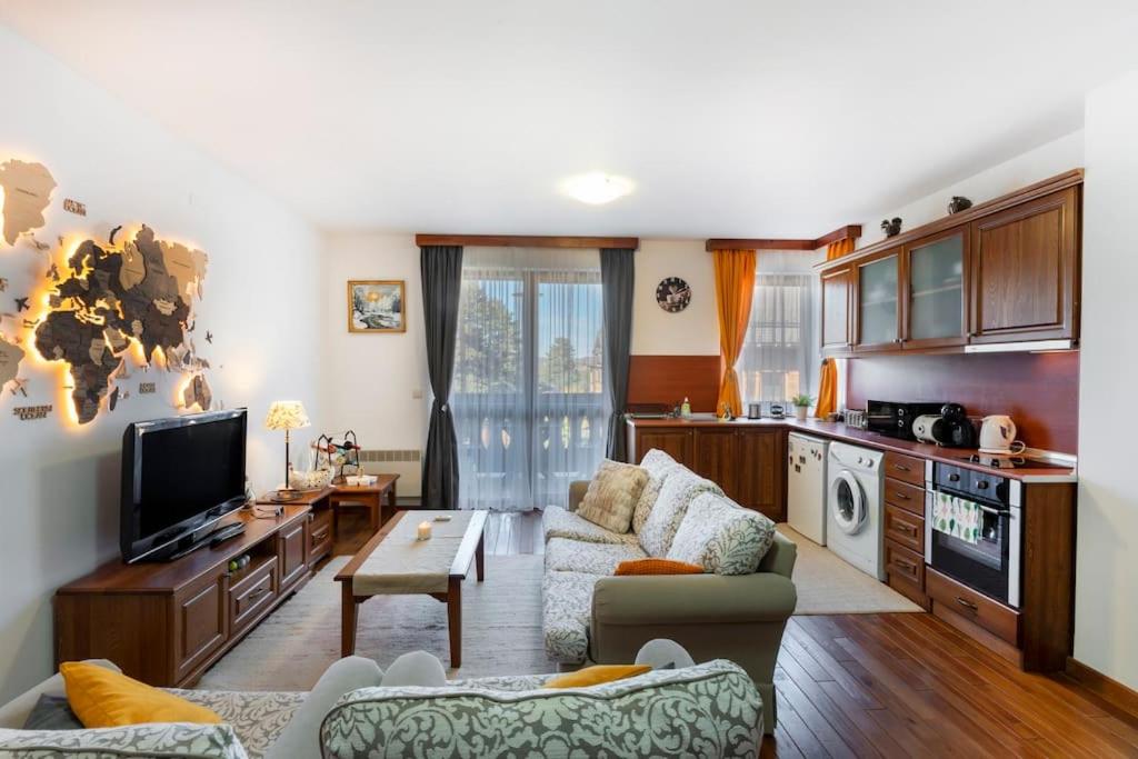 One-Bedroom Apartment photo 1