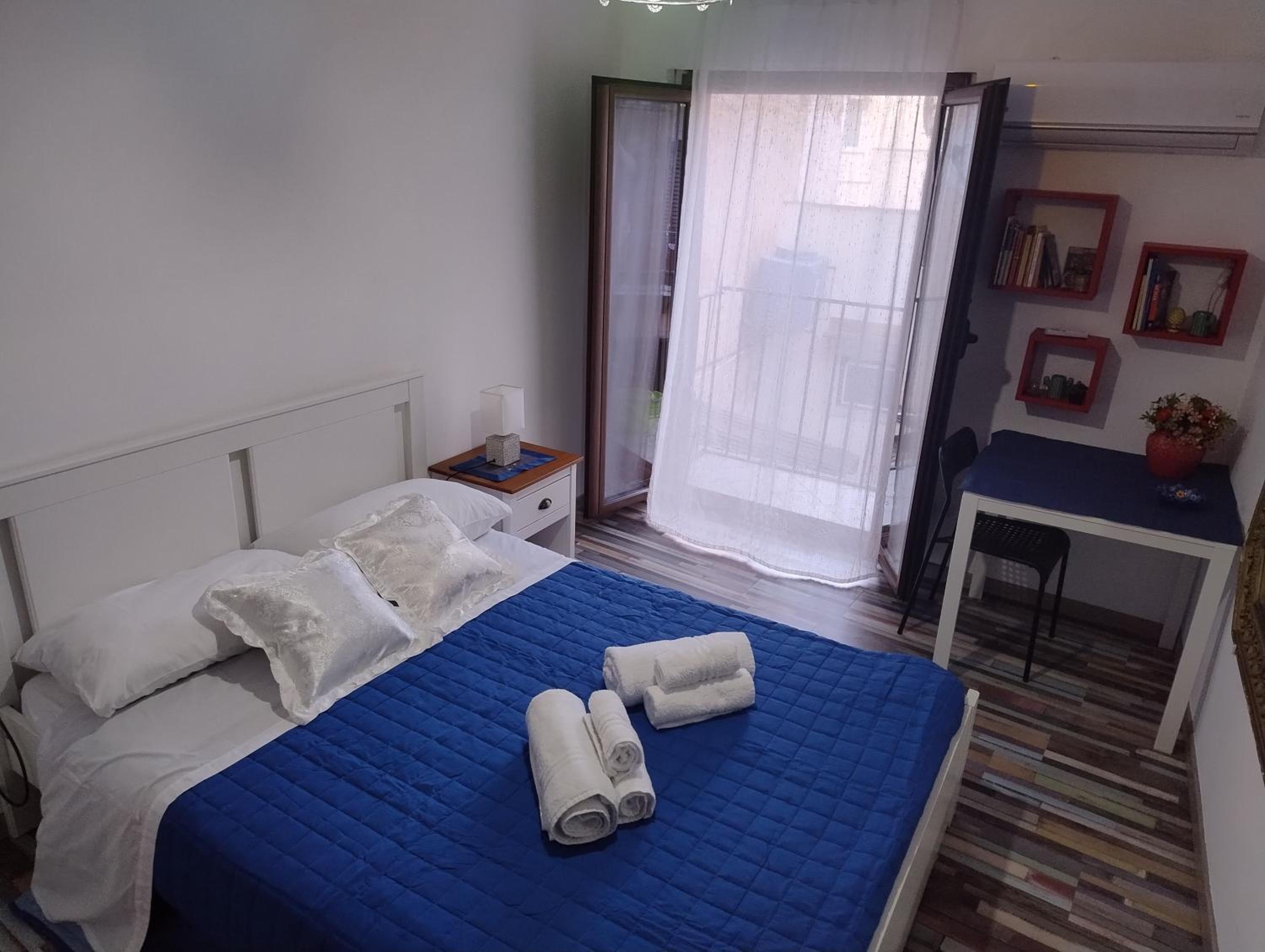 One-Bedroom Apartment with Balcony