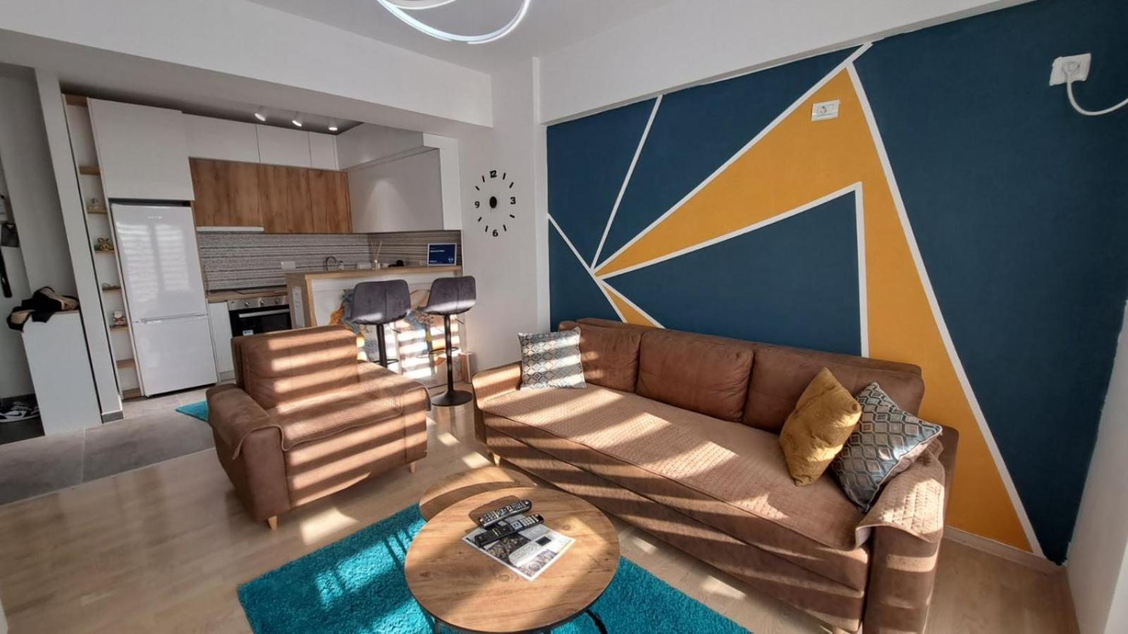 One-Bedroom Apartment photo 1