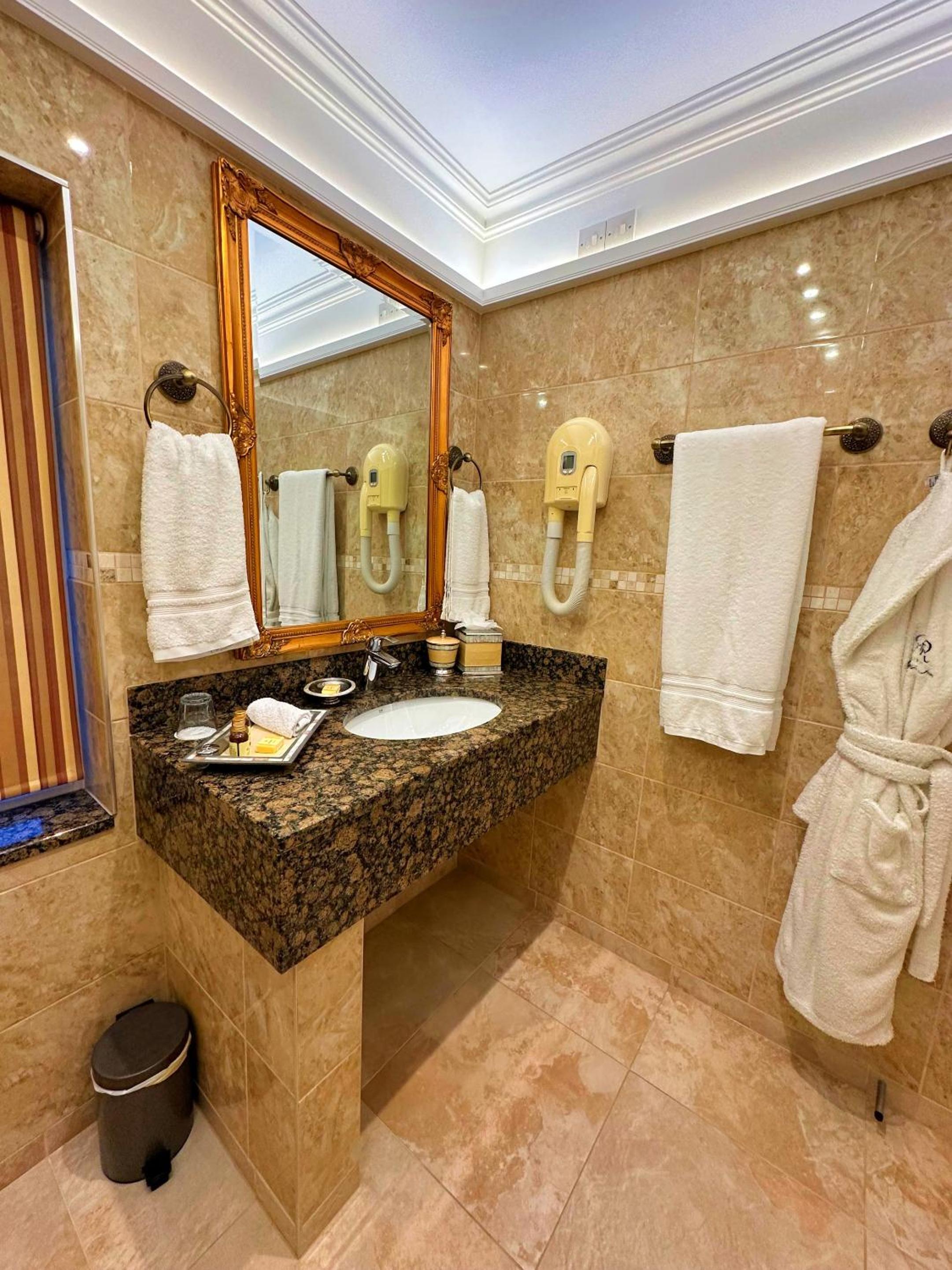 Deluxe Single room with Private External Bathroom photo 3