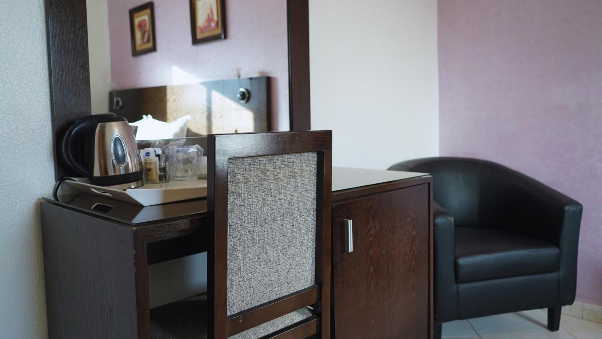 Twin Room with Private Bathroom