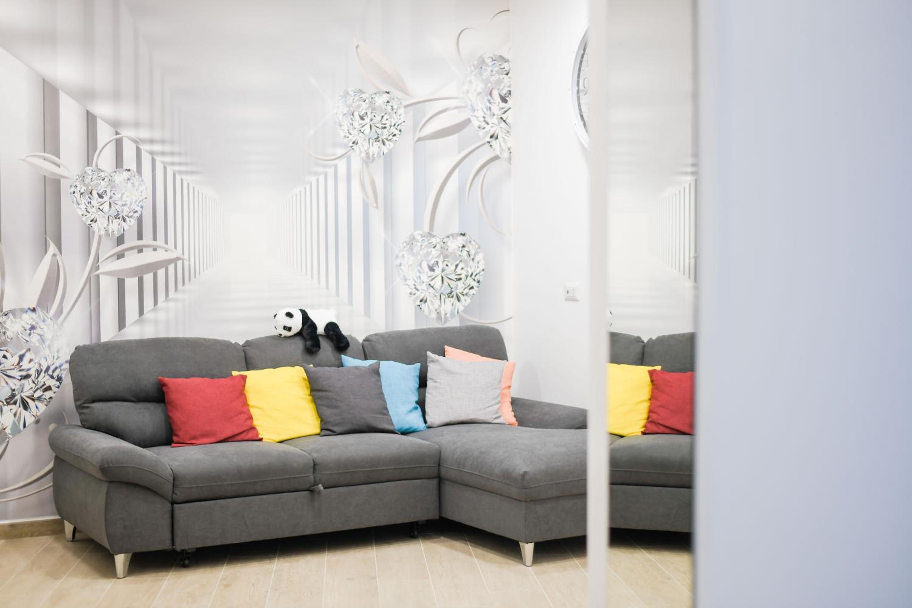 One-Bedroom Apartment photo 1
