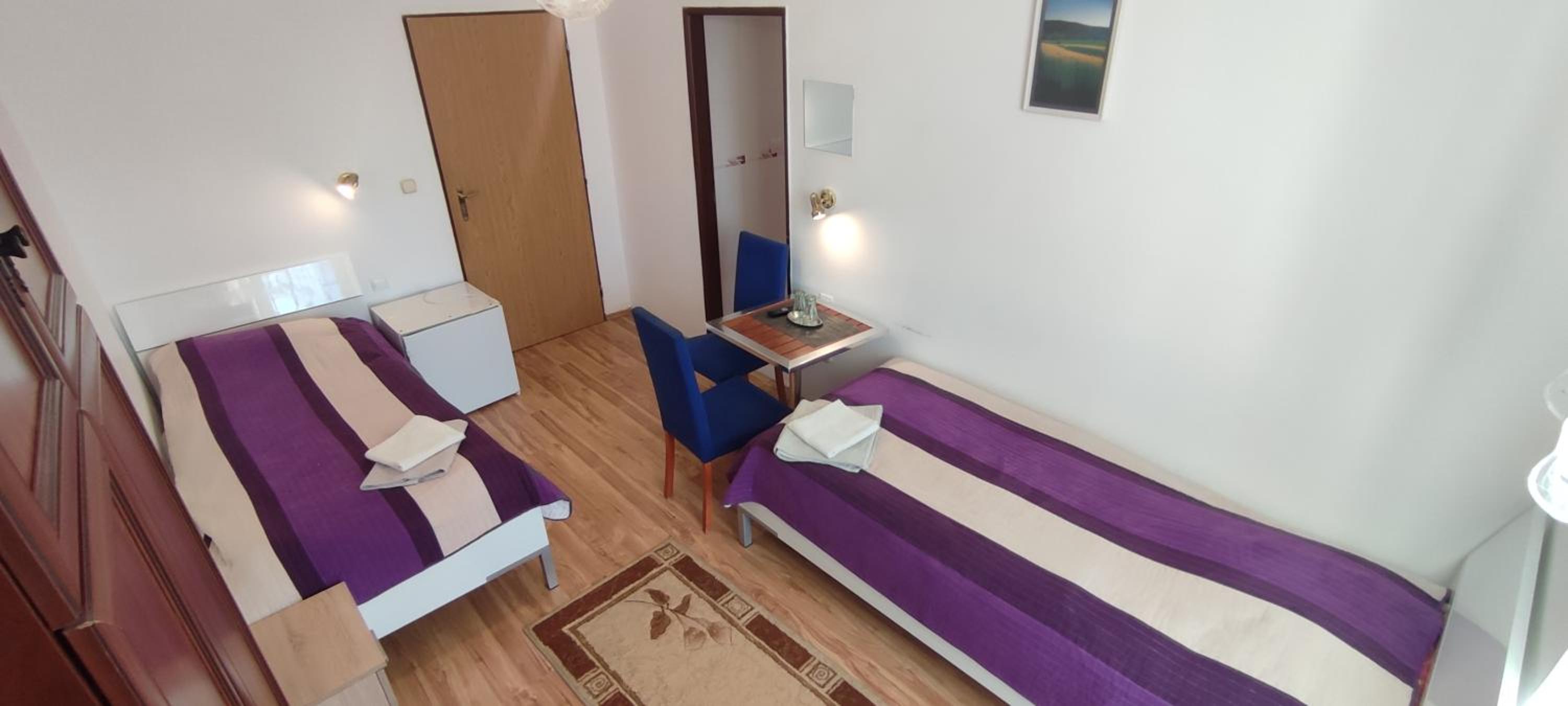 Double Room with Balcony - Photo 7