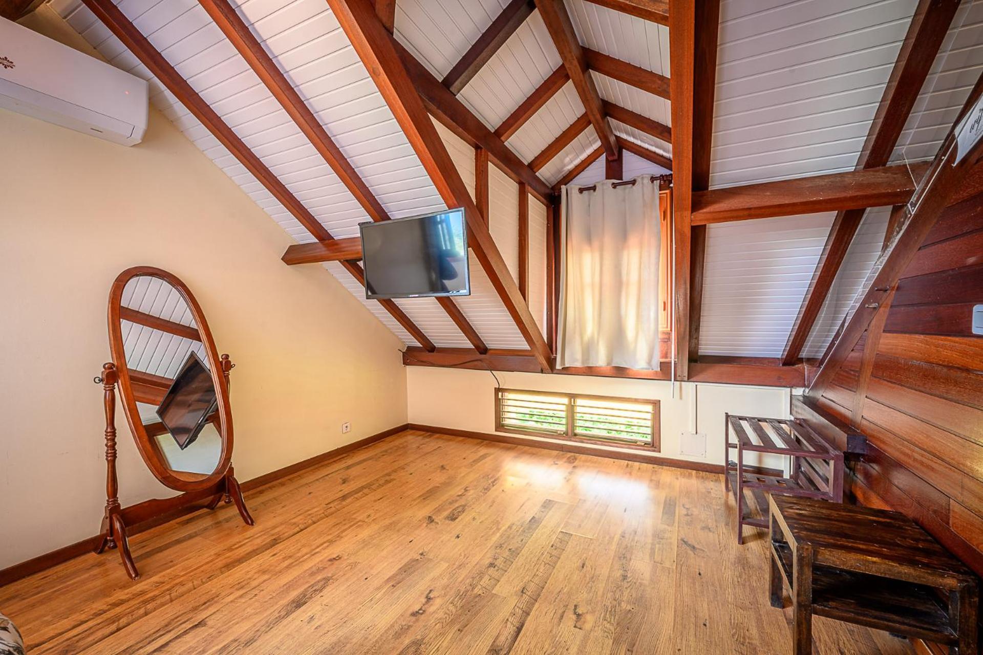 Double Room with Pool View - Photo 16