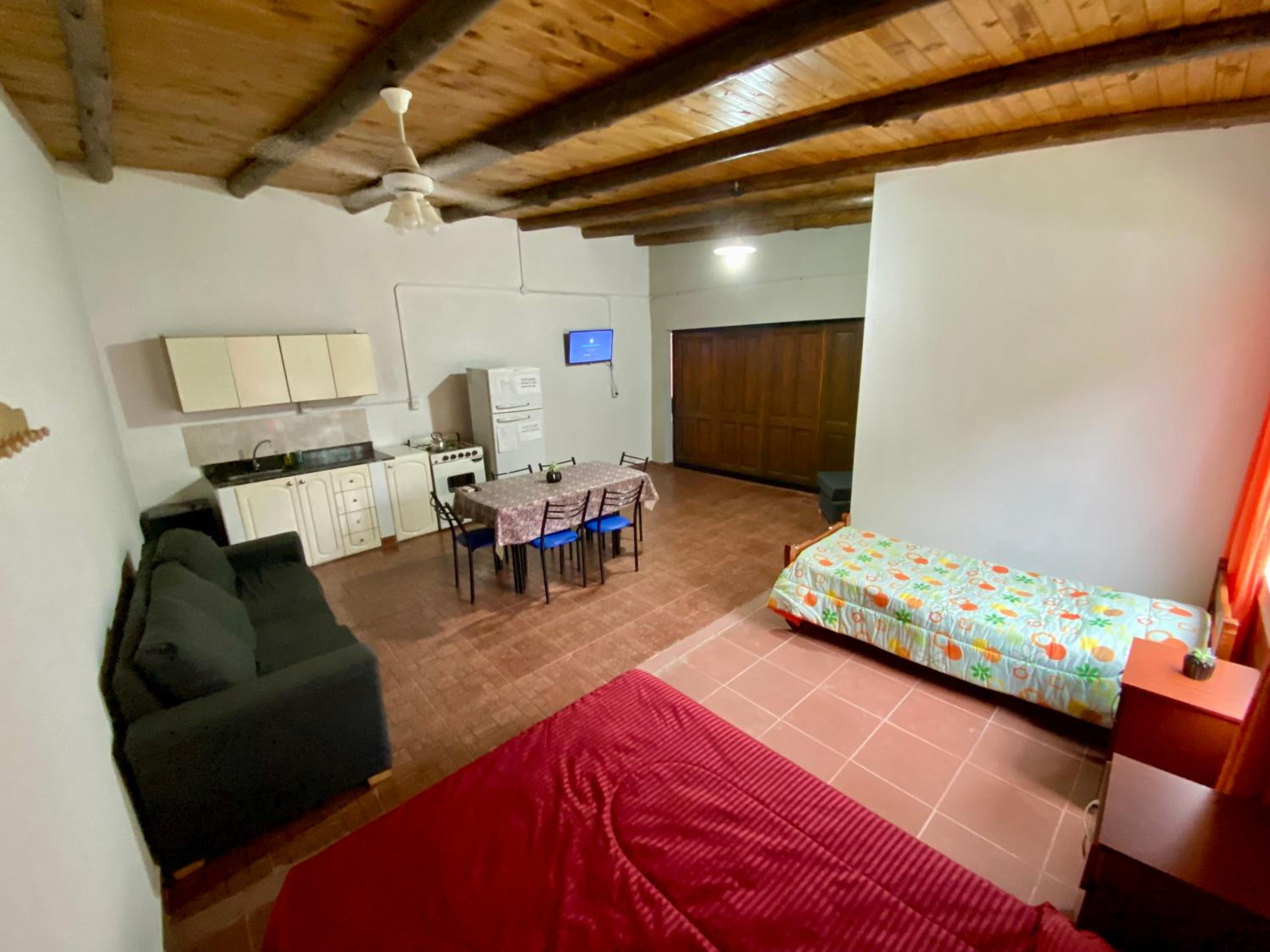 One-Bedroom Apartment photo 1