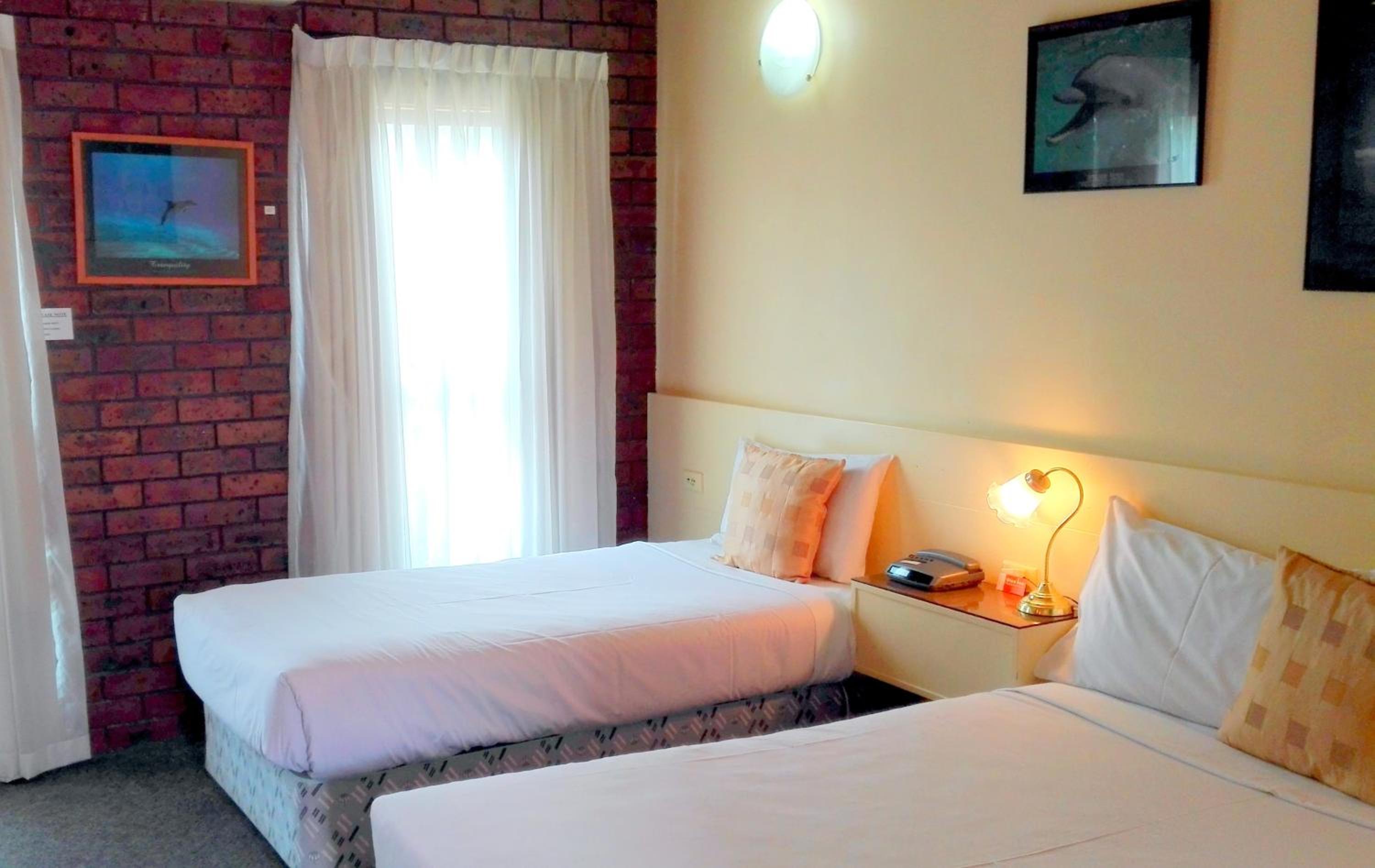 Standard Twin Room - Photo 4
