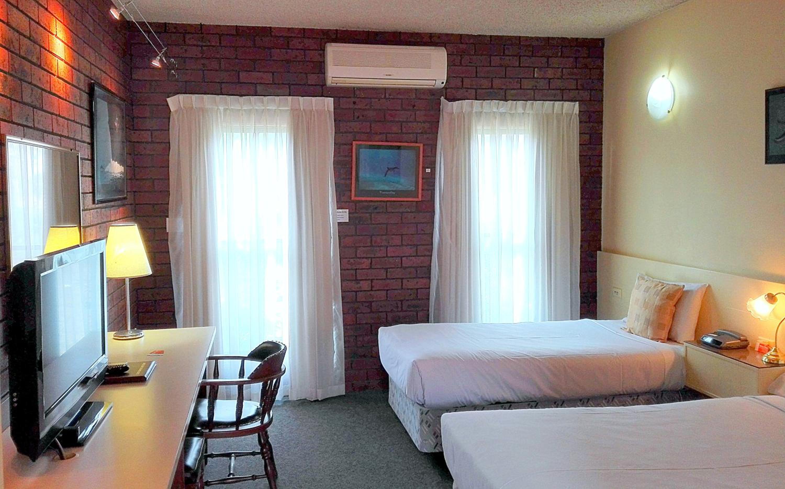 Standard Twin Room - Photo 5