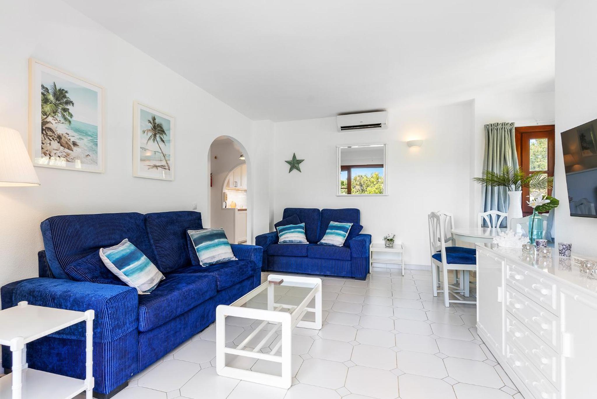 Two-Bedroom Apartment with Balcony photo 2
