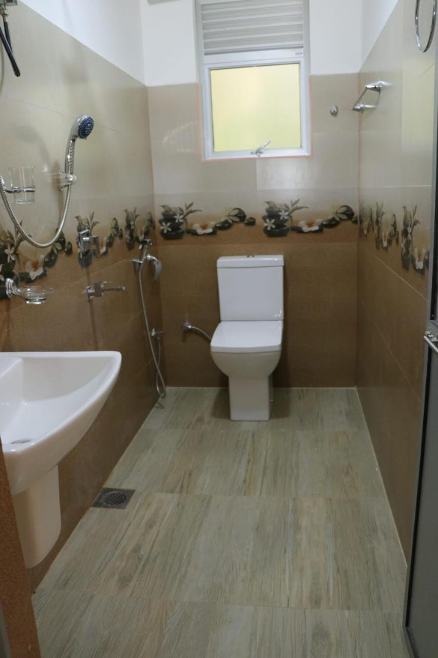 Double Room With Private Bathroom photo 2