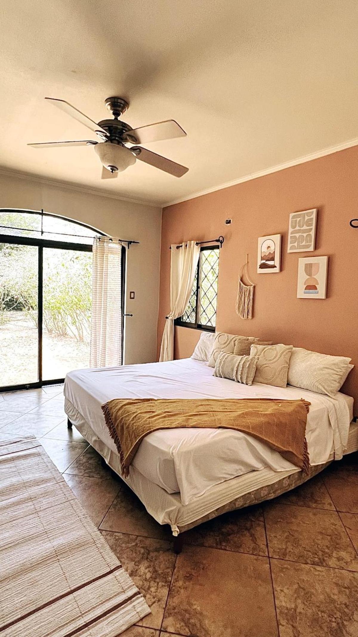 Four-Bedroom House photo 2