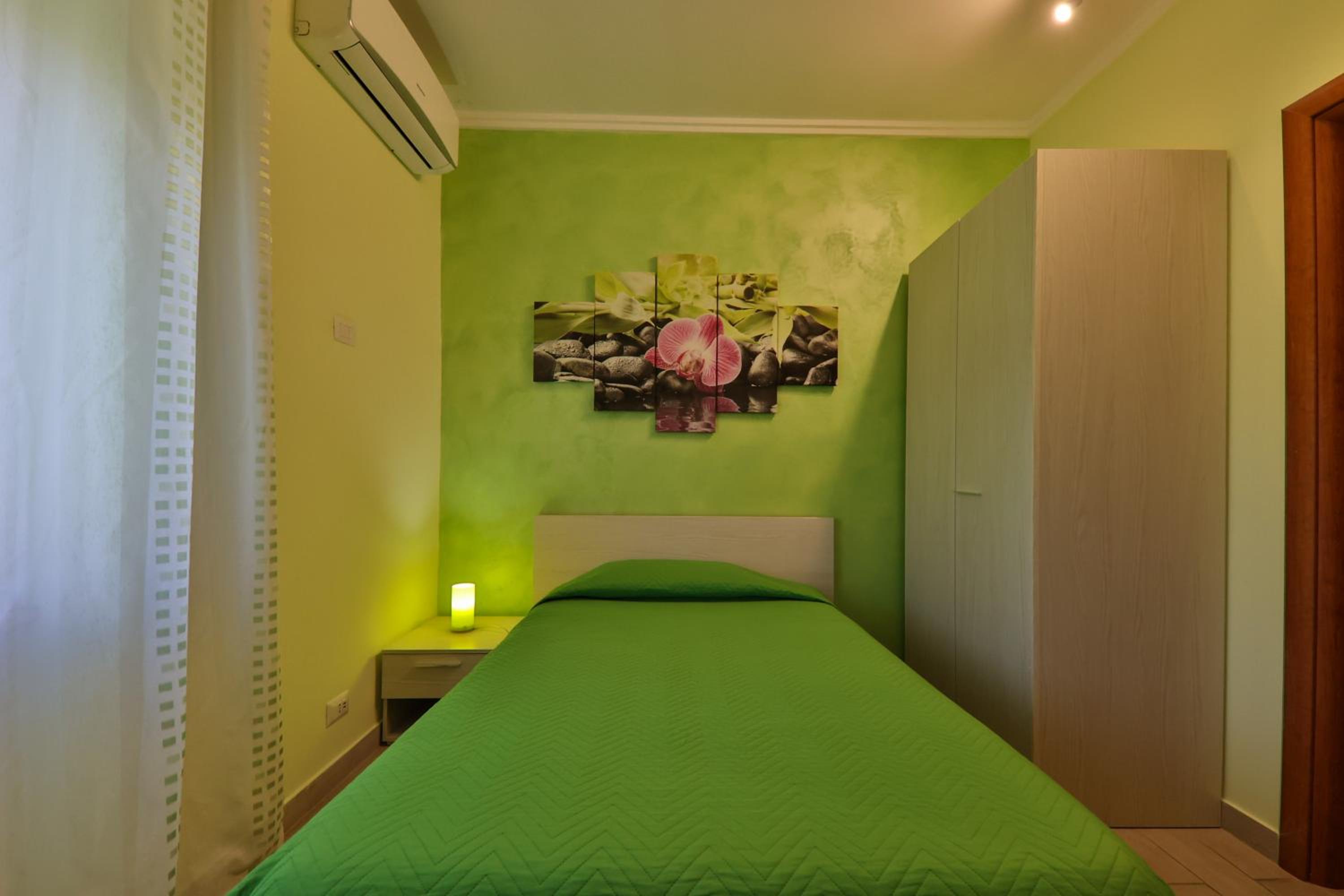 Single Room With Garden View photo 3
