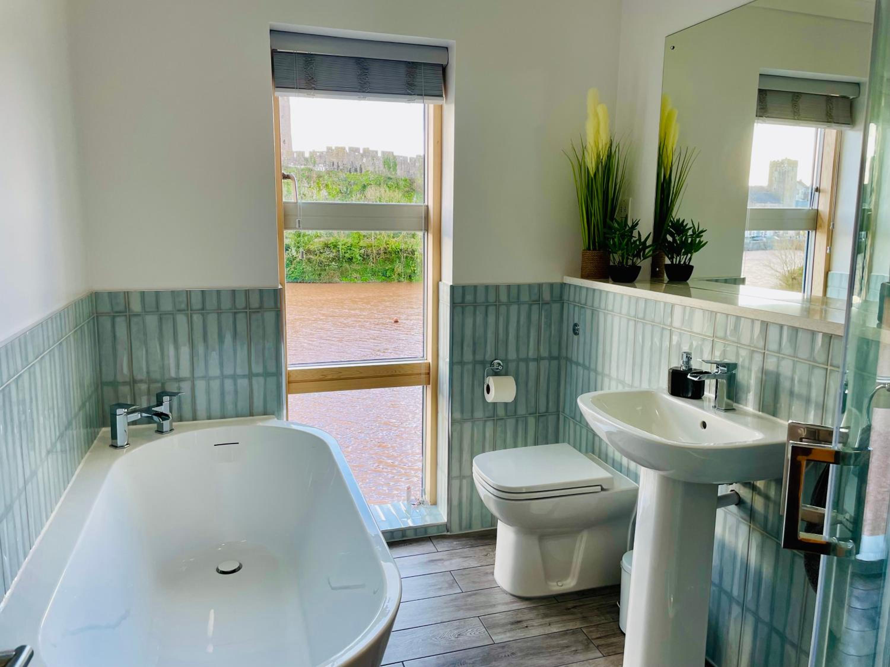 Three-Bedroom Vacation Home  photo 2