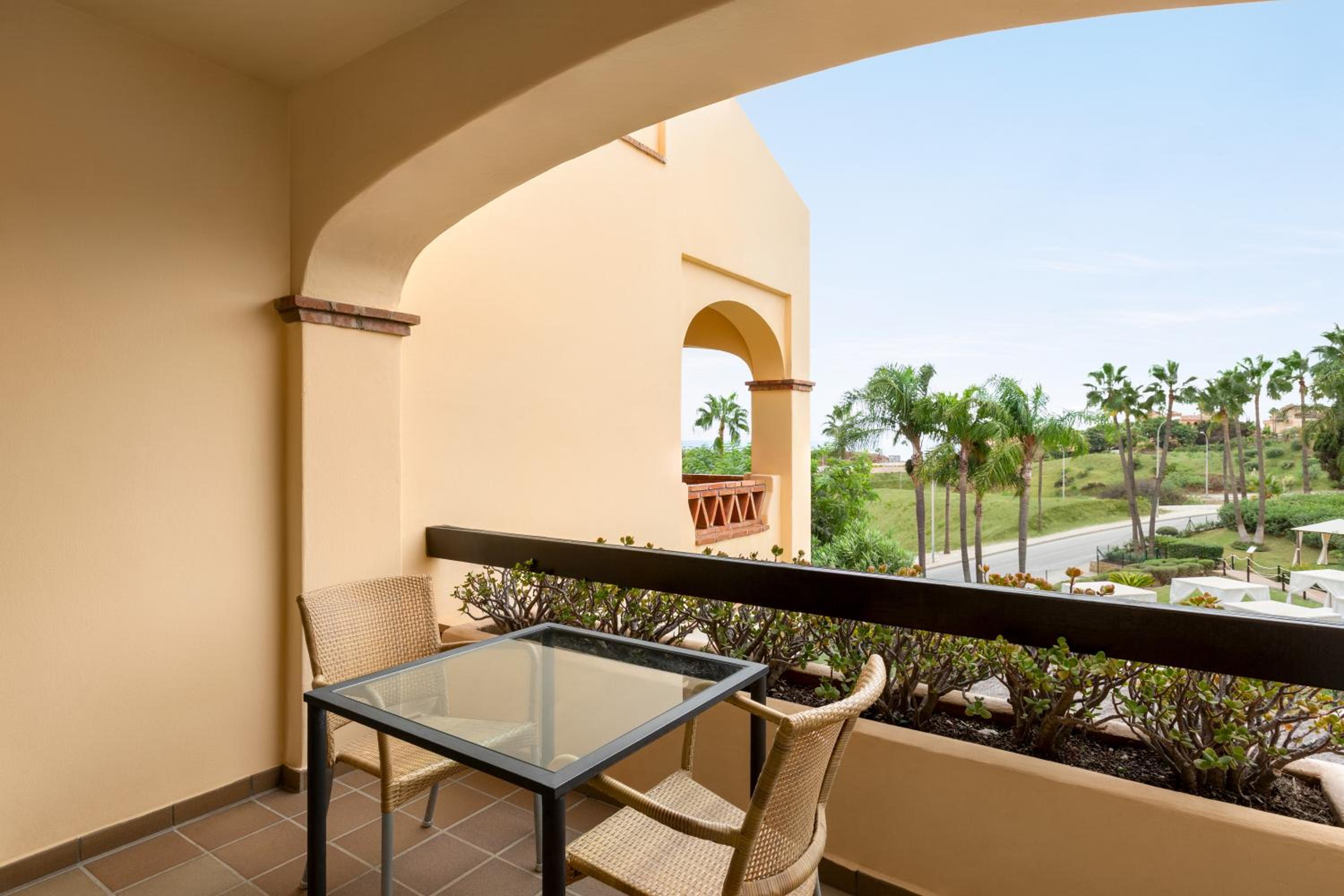 Deluxe Junior Suite with Sea View thumbnail 6