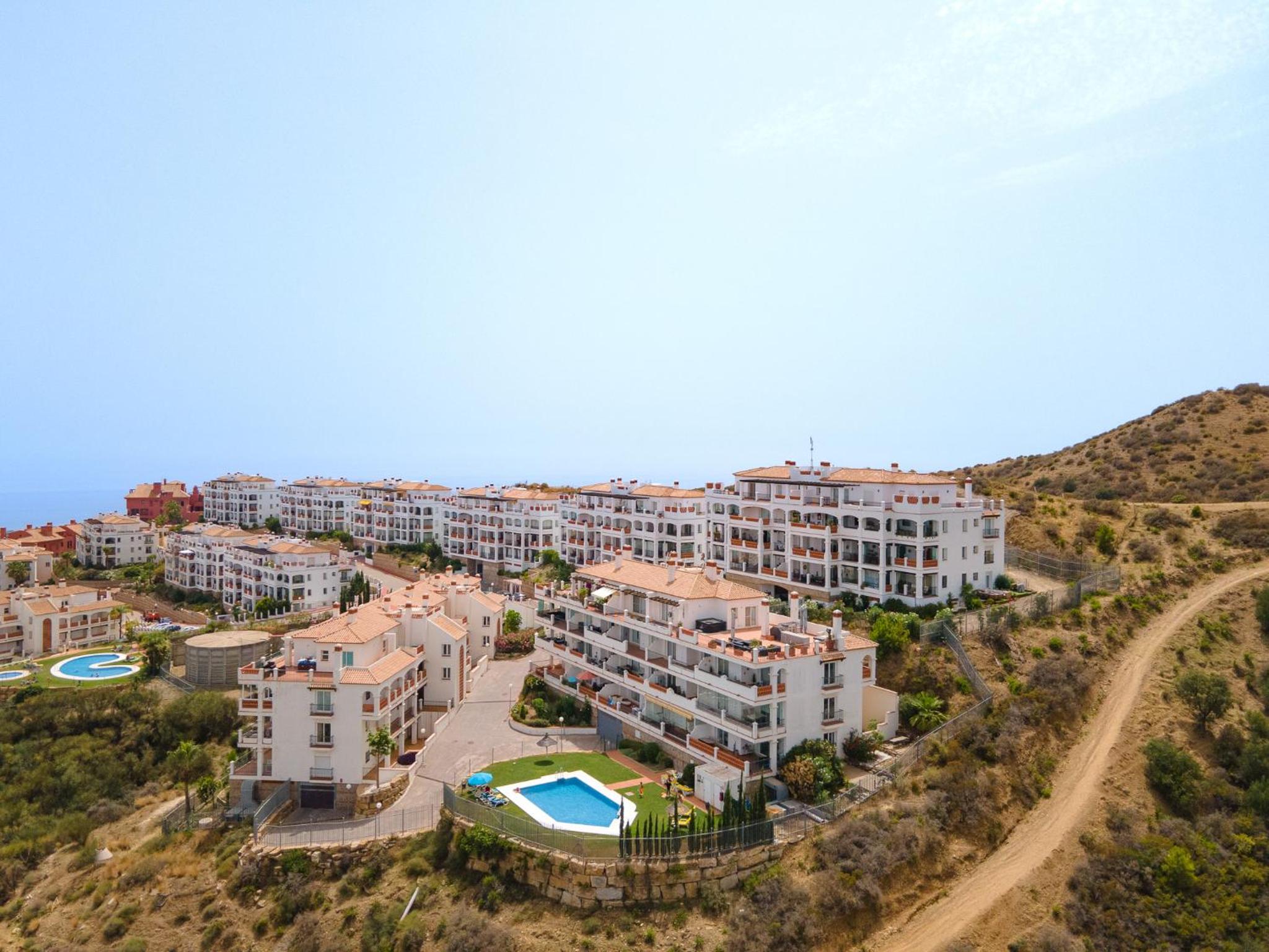 Two-Bedroom Apartment with Balcony and Sea View photo 3