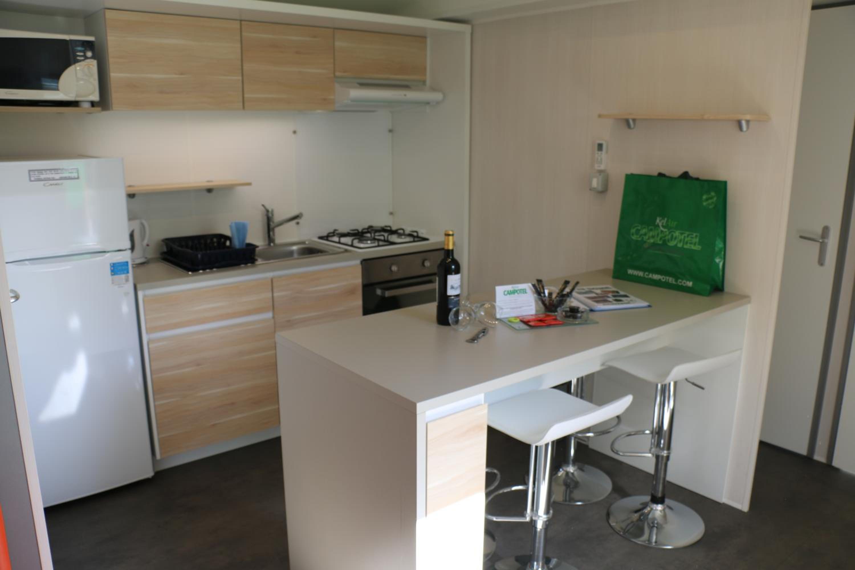Mobile Home photo 3