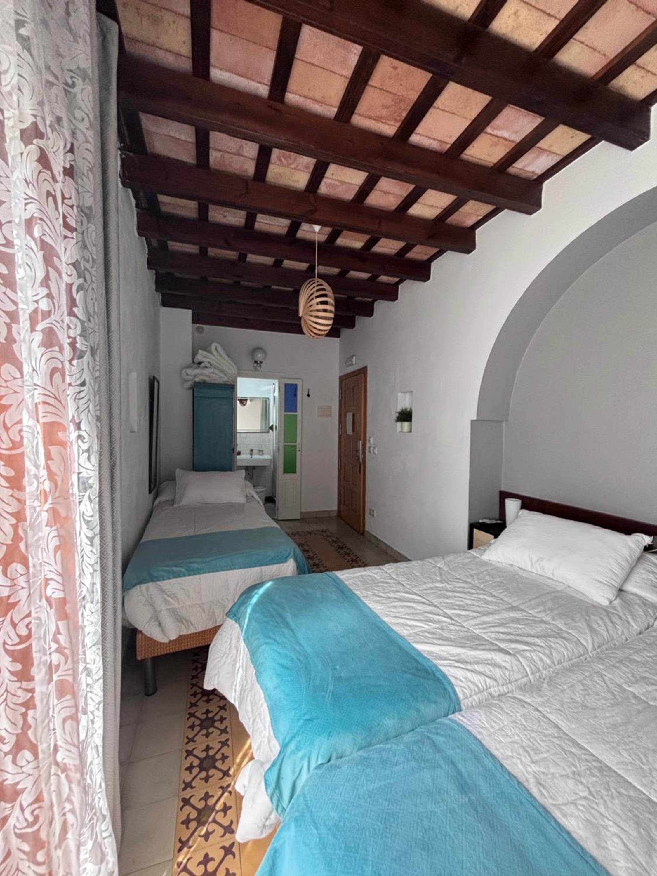 Double or Twin Room with Extra Bed photo 3