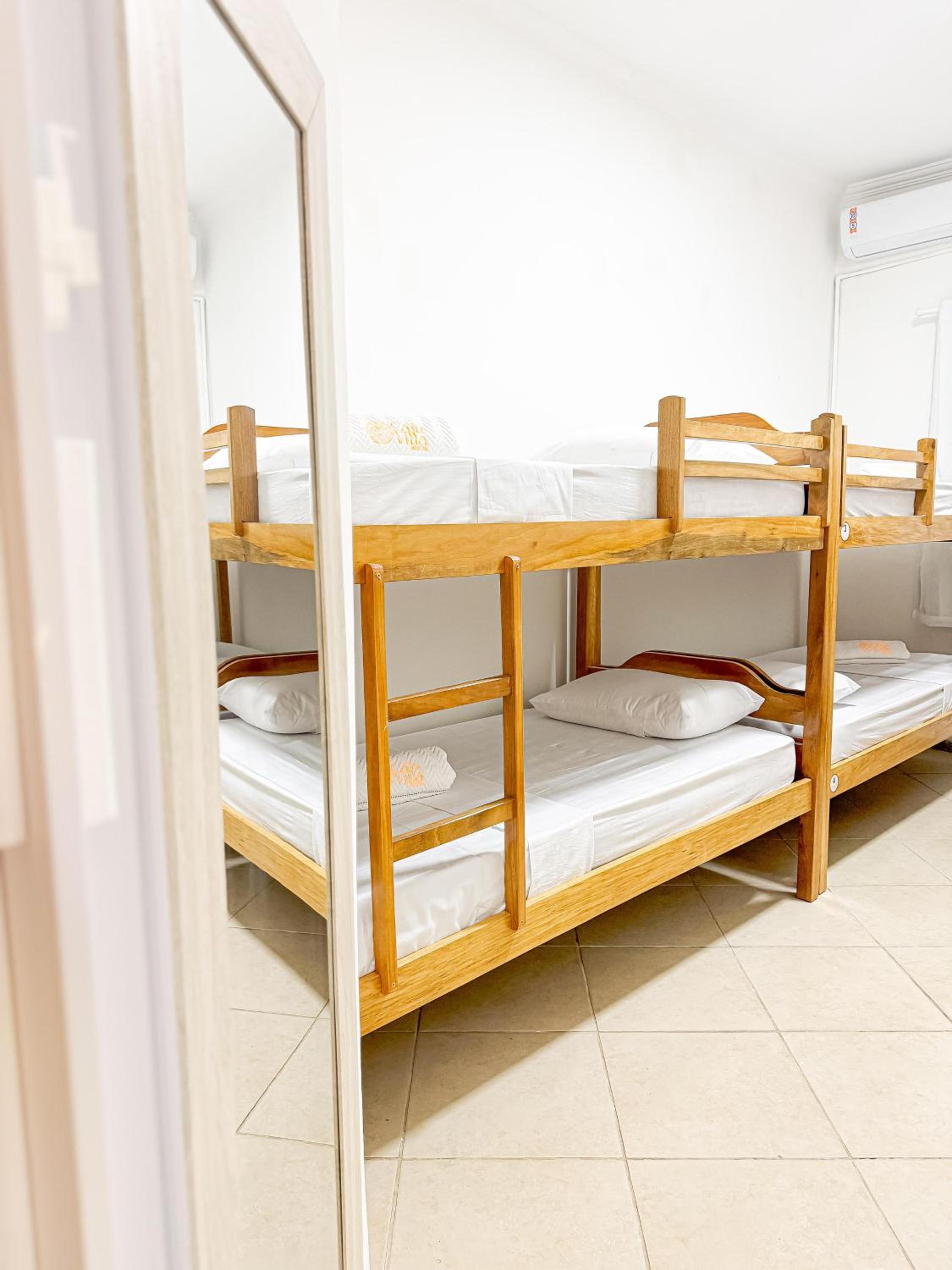6-Bed Mixed Dormitory Room photo 2