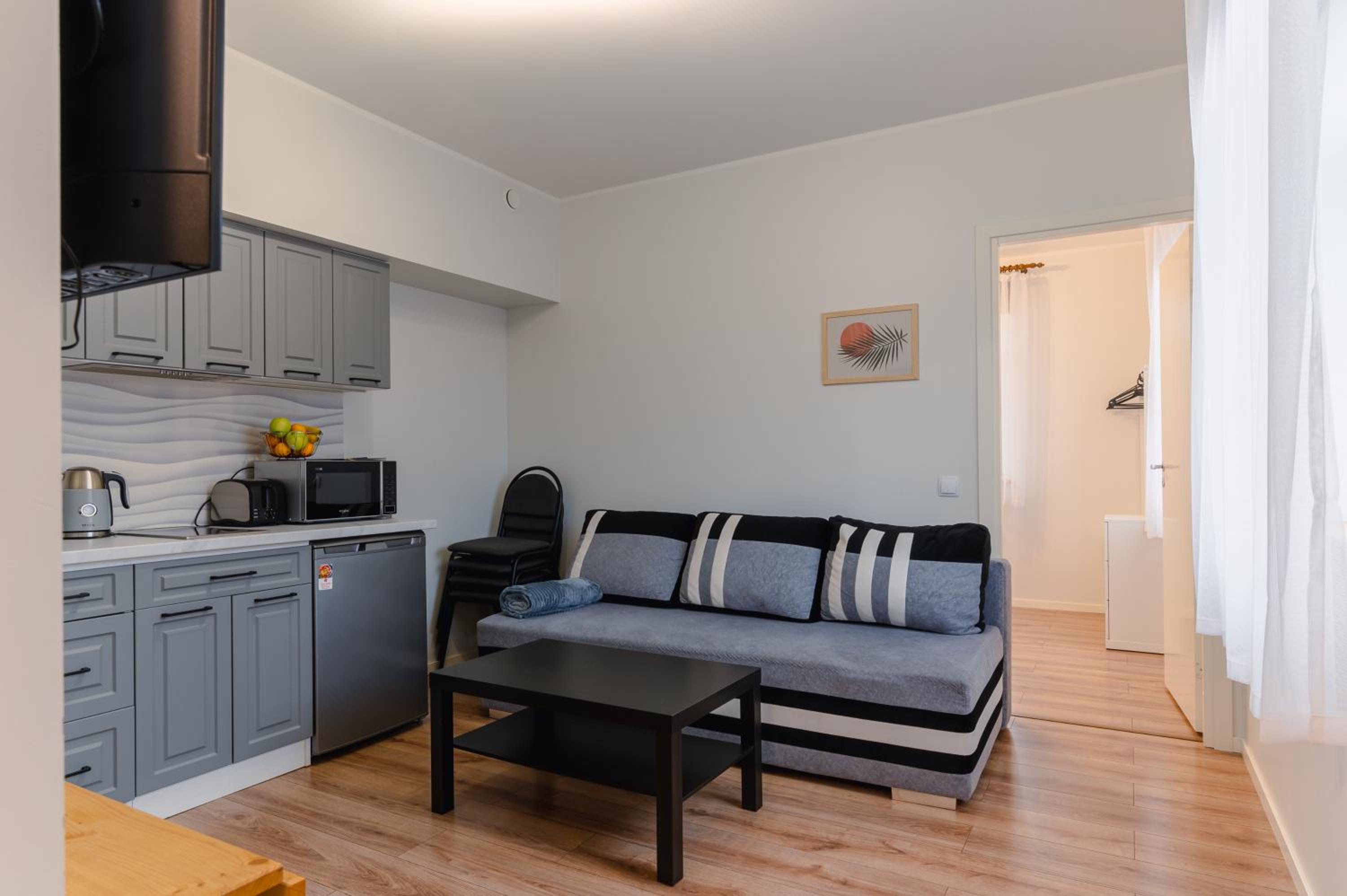 One-Bedroom Apartment photo 1