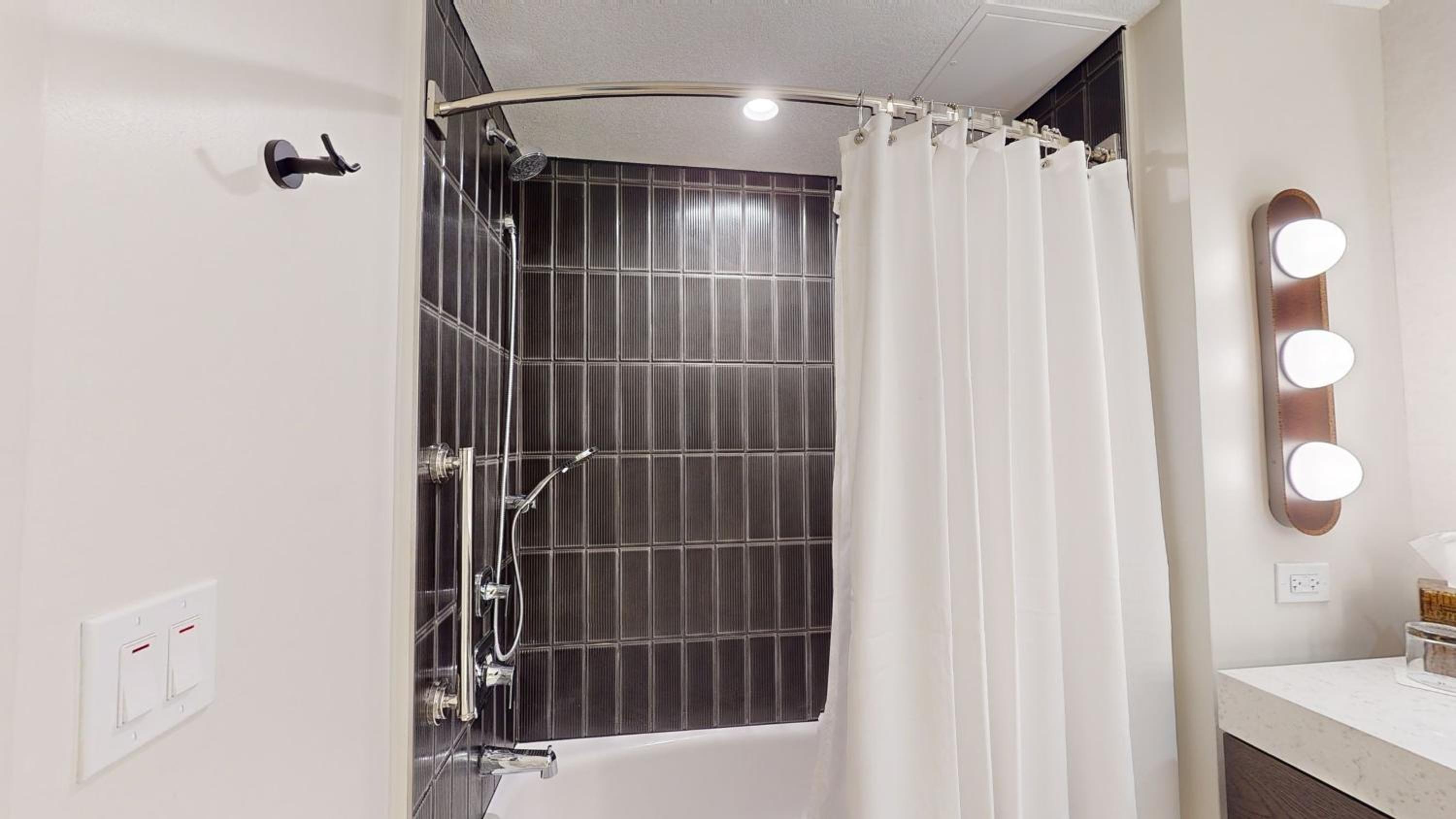 Queen Room with Two Queen Beds and Roll-in Shower - Mobility and Hearing Accessible - Photo 5