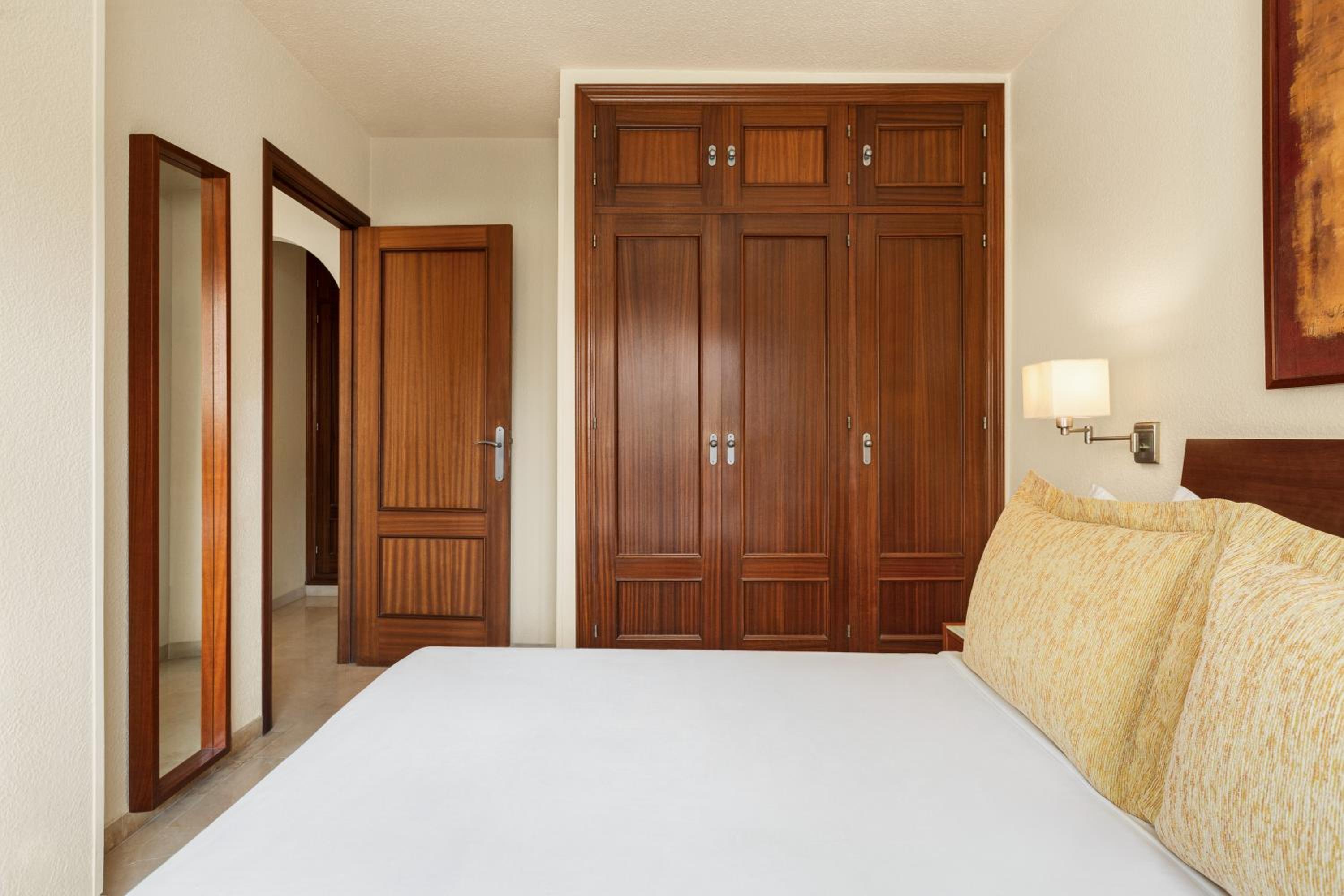 Premium One-Bedroom Apartment - Photo 9