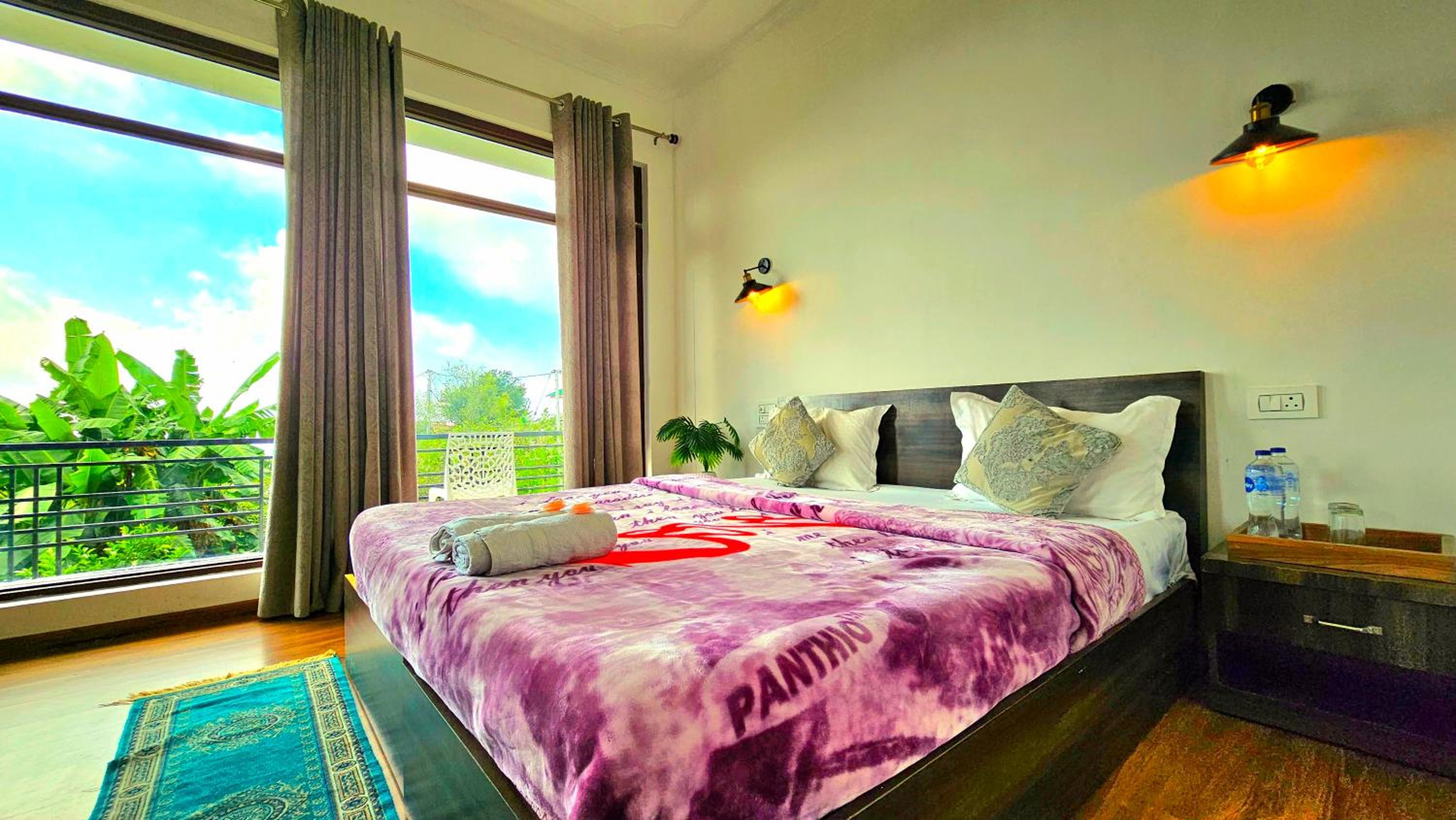 King Room with Balcony