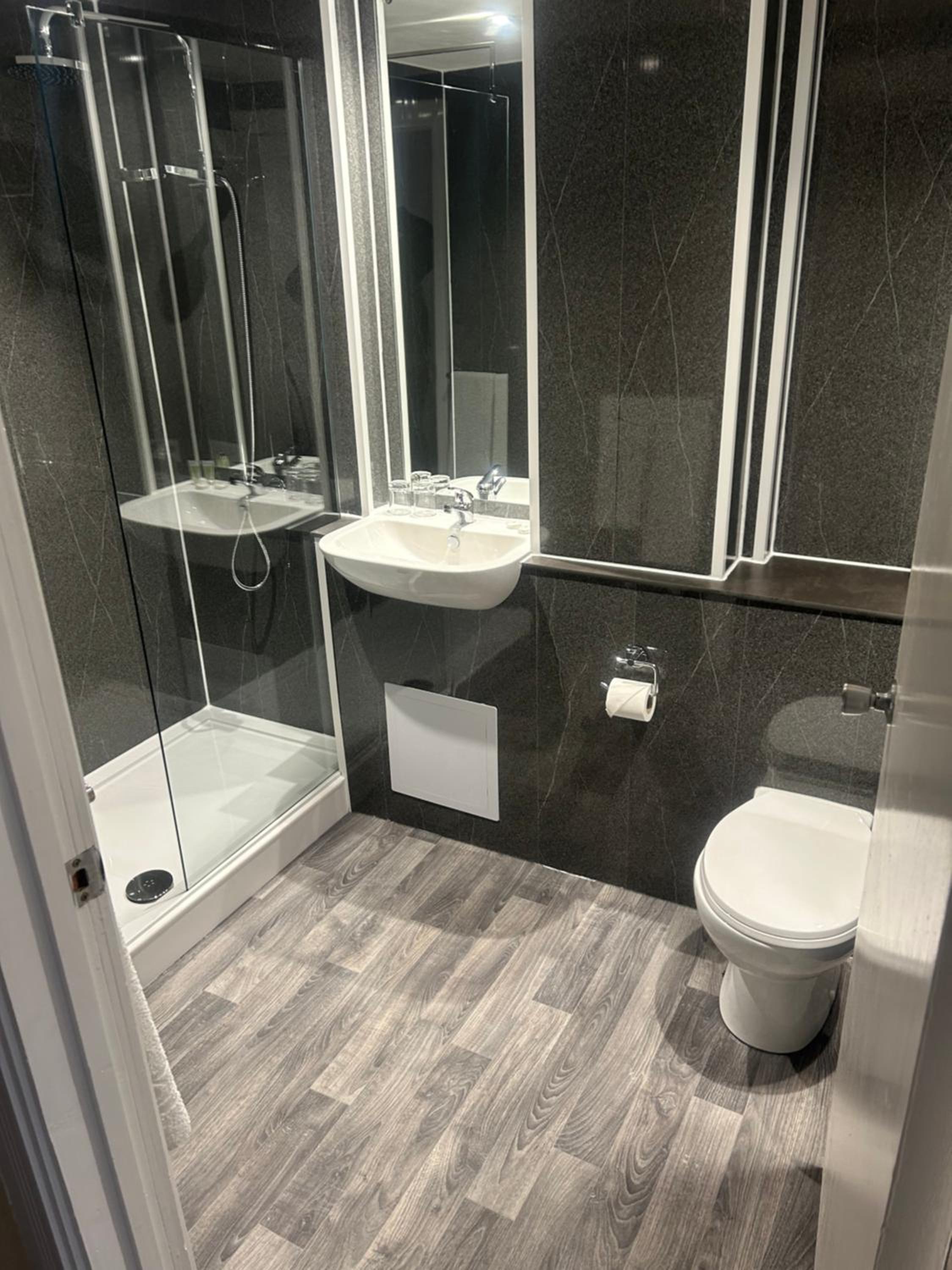 Standard Double Room - Photo 20
